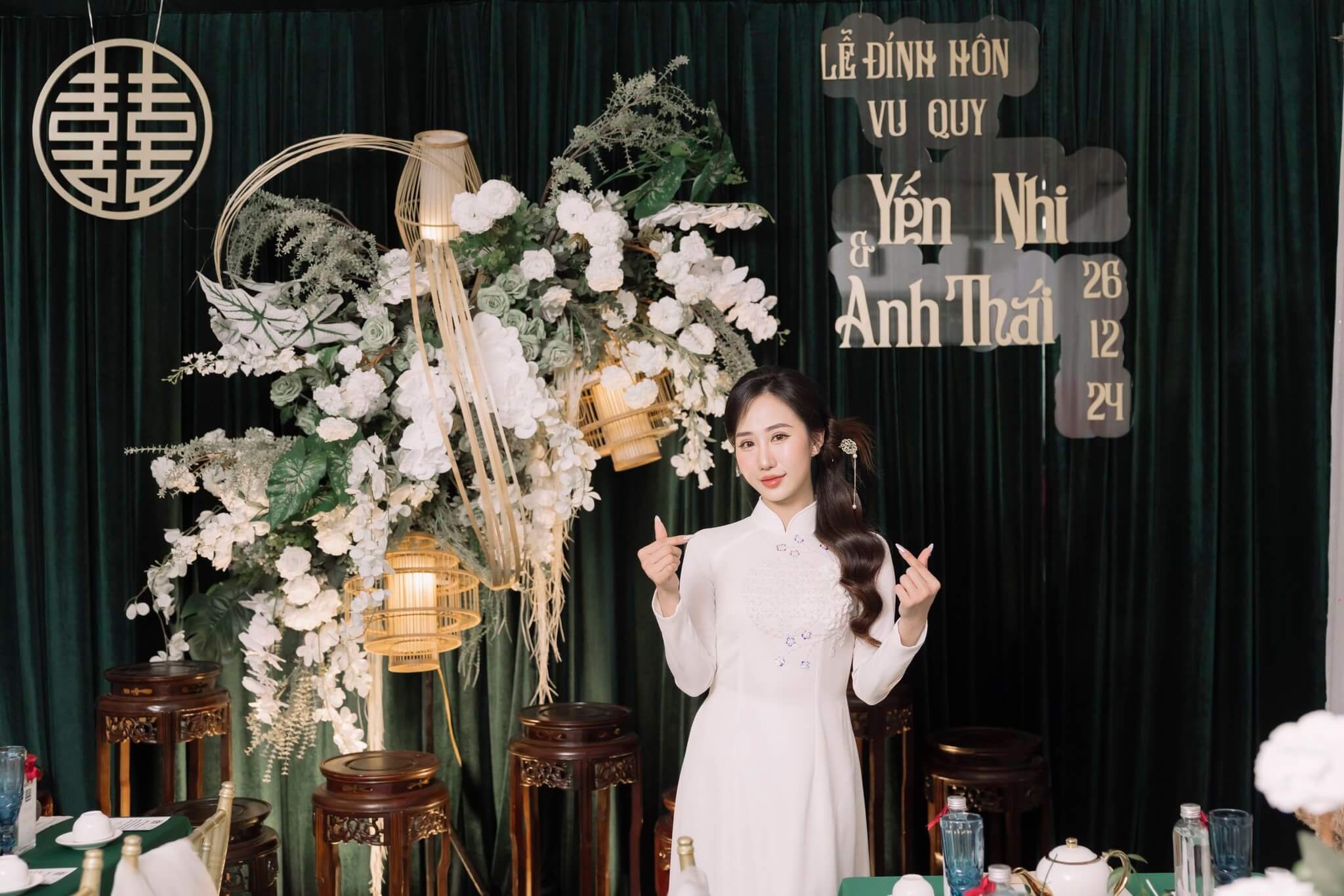 Phối hợp áo dài trắng với phụ kiện hoàn hảo