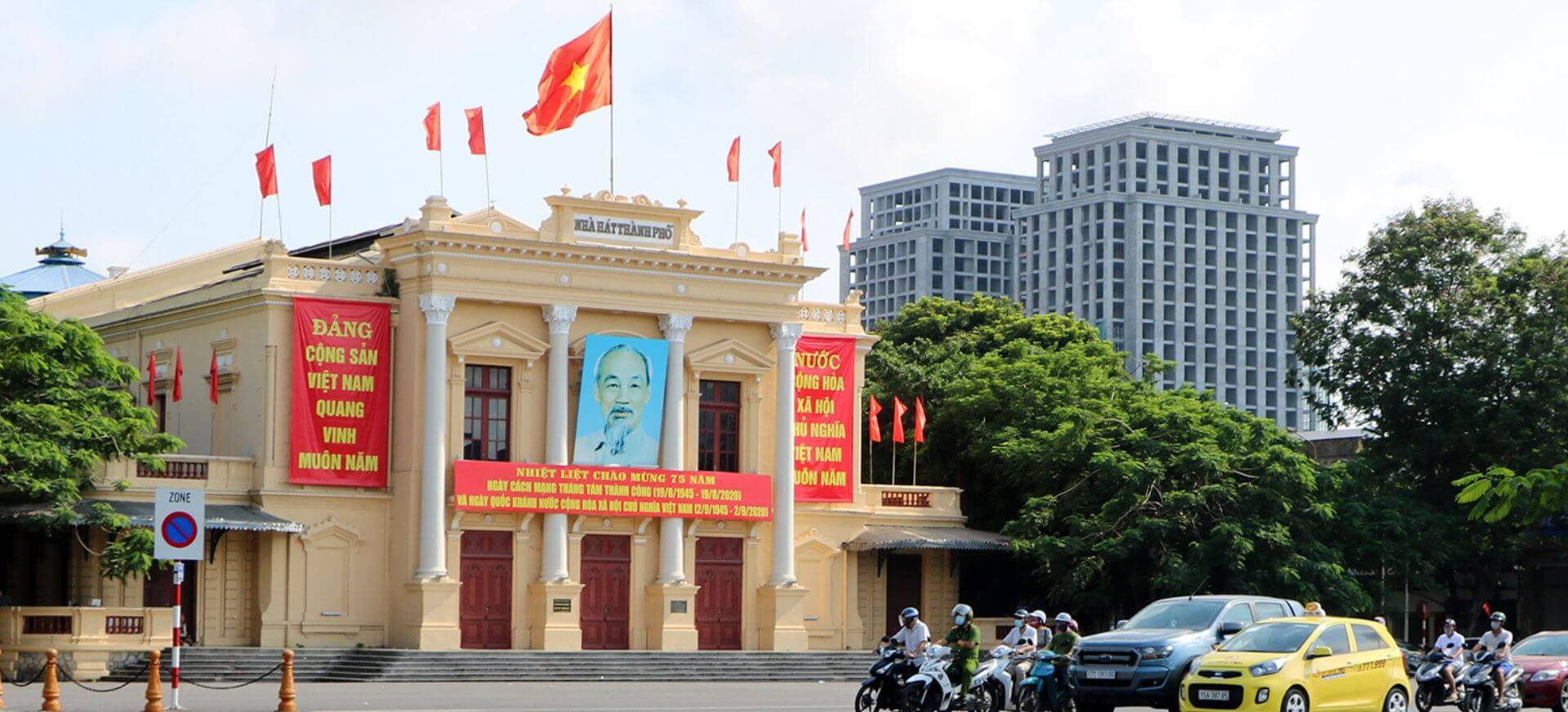 Nơi chụp ảnh đẹp ở hải phòng - Nhà hát lớn