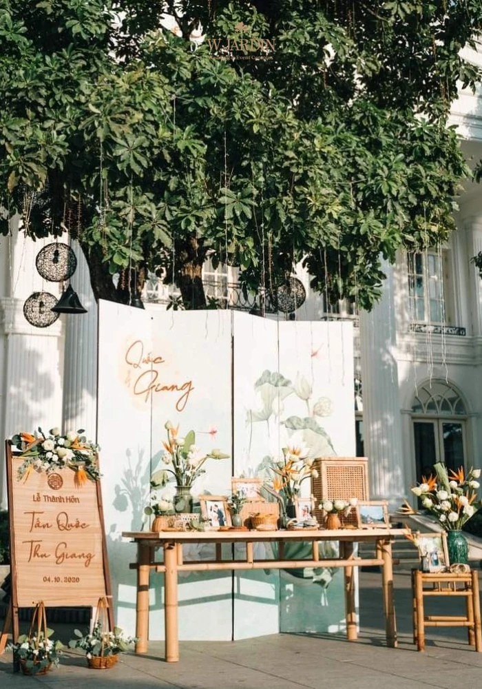 mẫu bàn gallery đám cưới
