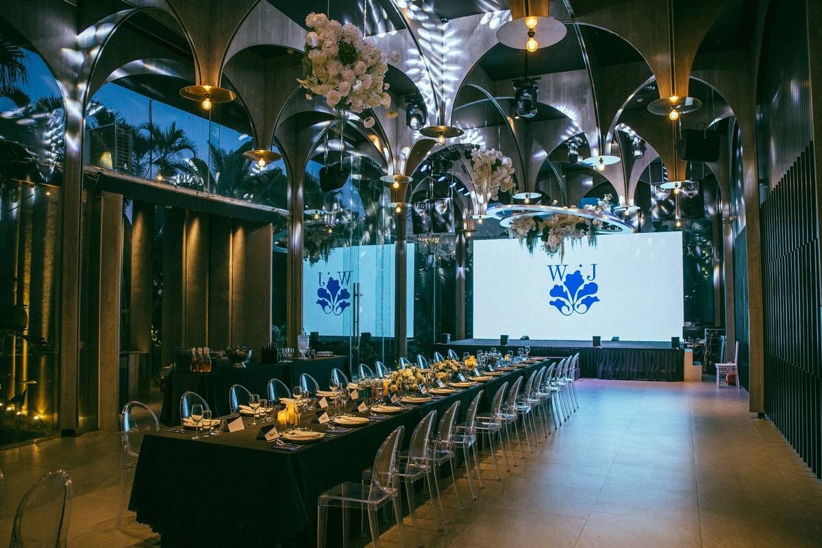 Cách làm sinh nhật bất ngờ - Chọn địa điểm