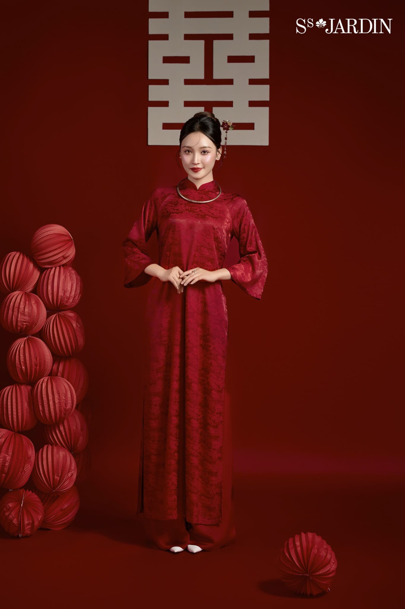 Nên mặc áo dài gì khi chụp ảnh cưới?