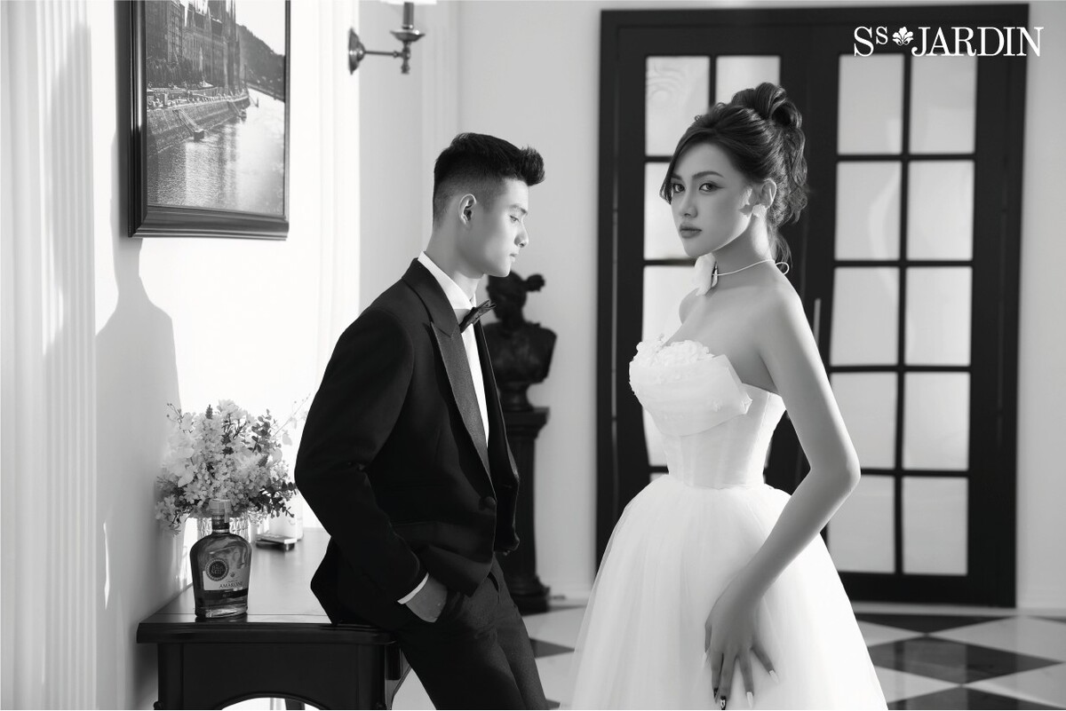 Sức hút đặc biệt của concept ảnh cưới đen trắng nghệ thuật