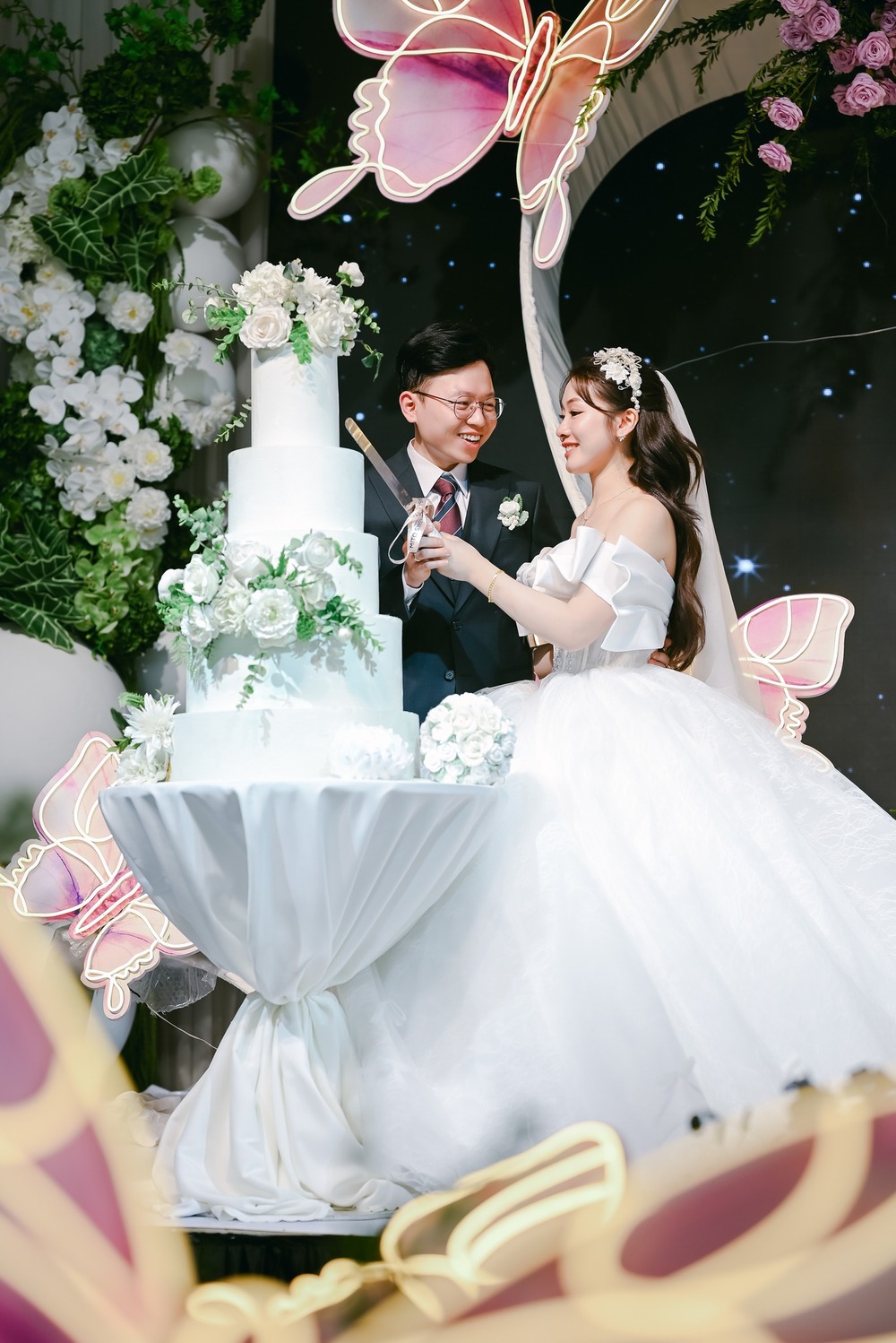 Nghi thức cắt bánh kem truyền thống 