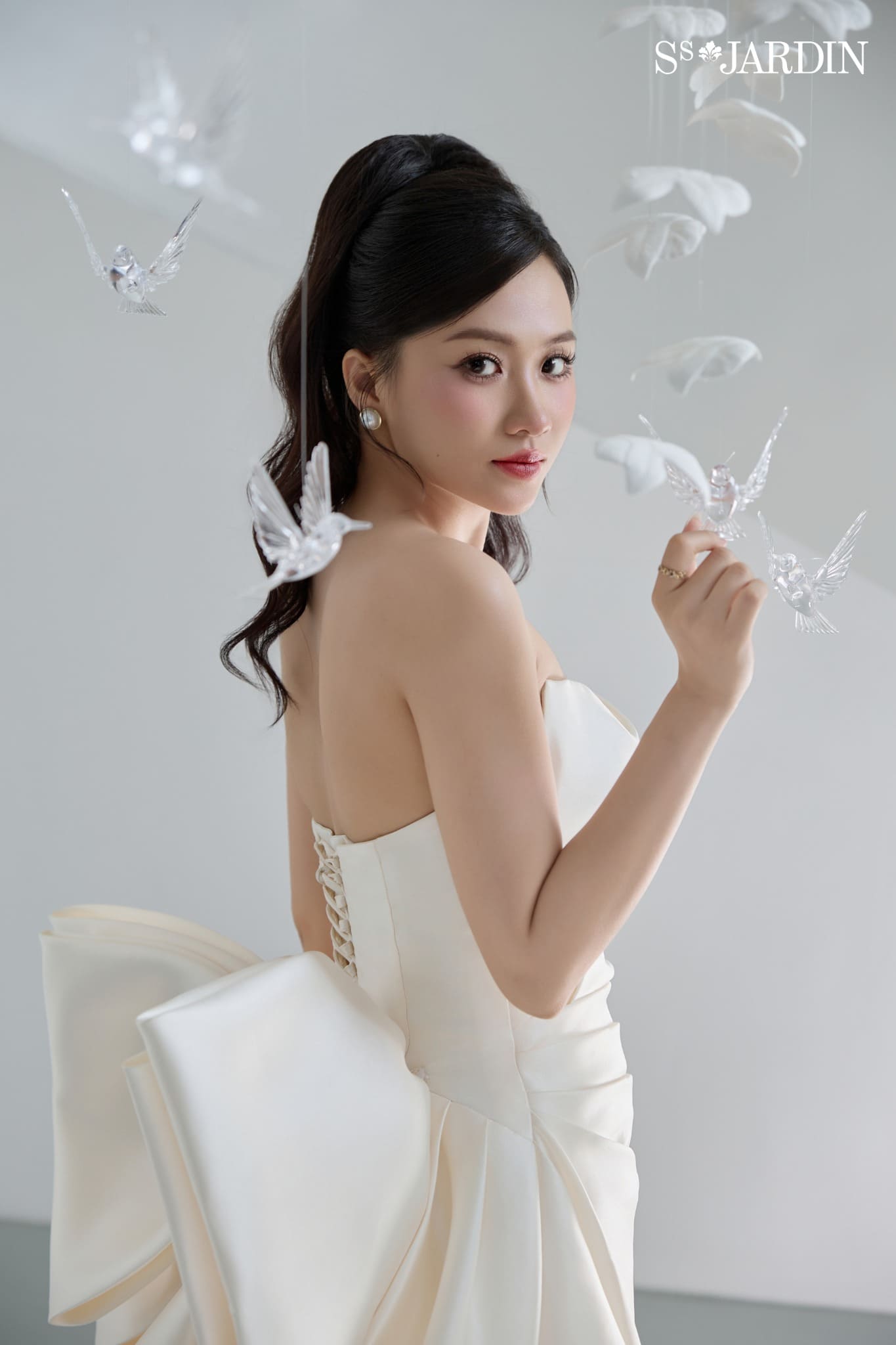Lưu ý để make up cô dâu nhẹ nhàng hoàn hảo