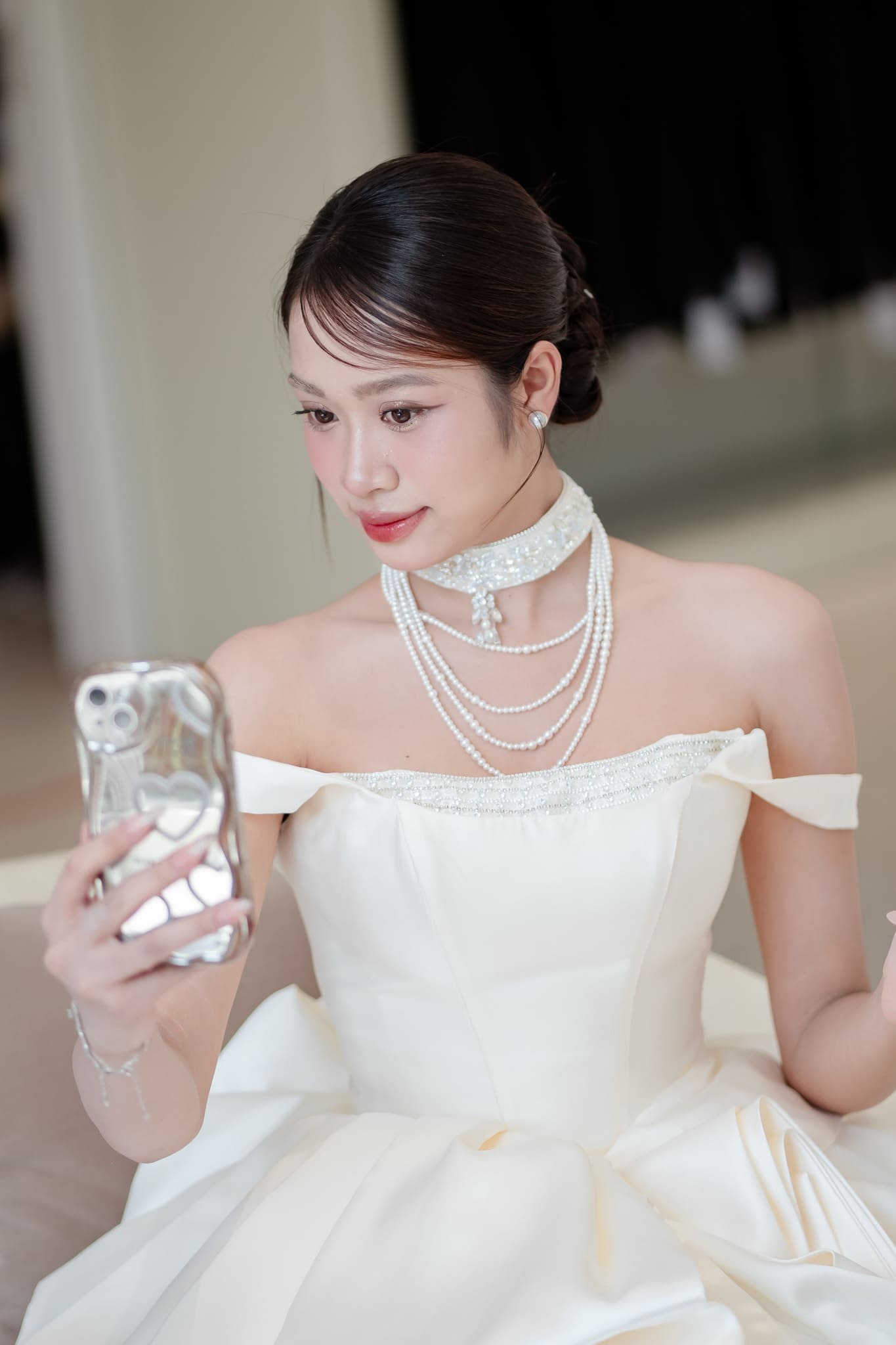 Đặc điểm nổi bật của phong cách make up cô dâu tone đỏ