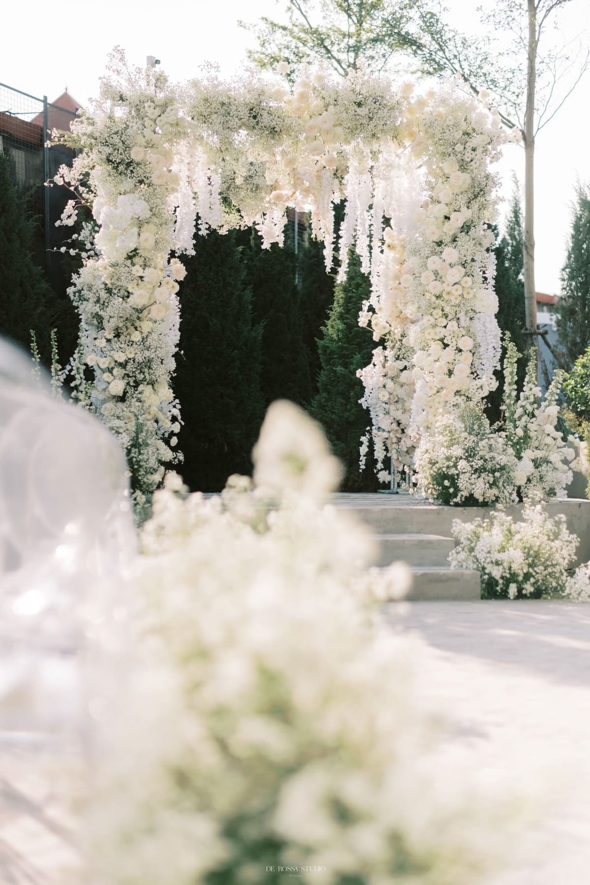 Mẫu sân khấu đám cưới ngoài trời