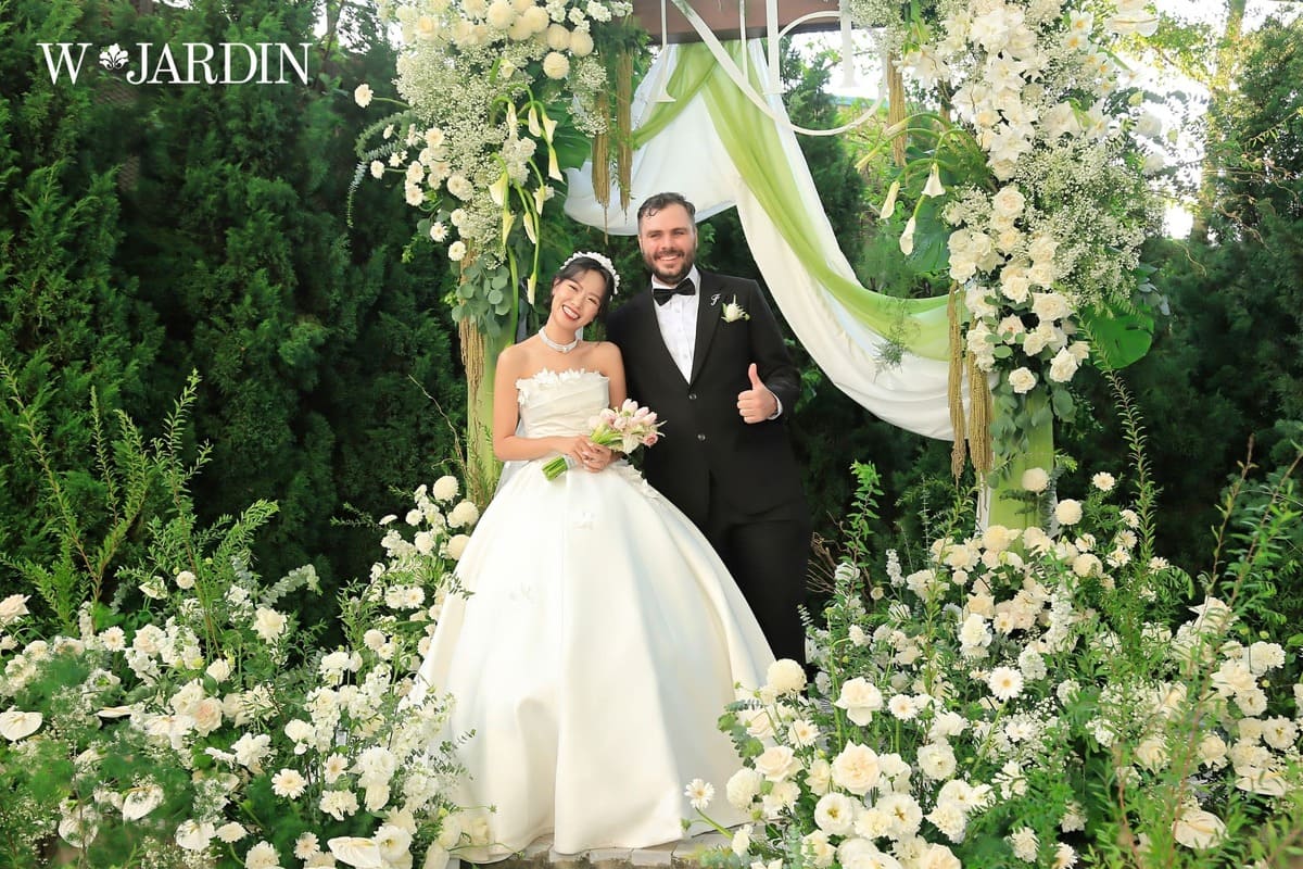 Phụ kiện trang trí sân khấu đám cưới phổ biến