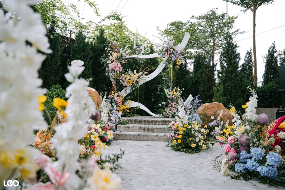 Sân khấu đám cưới ngoài trời