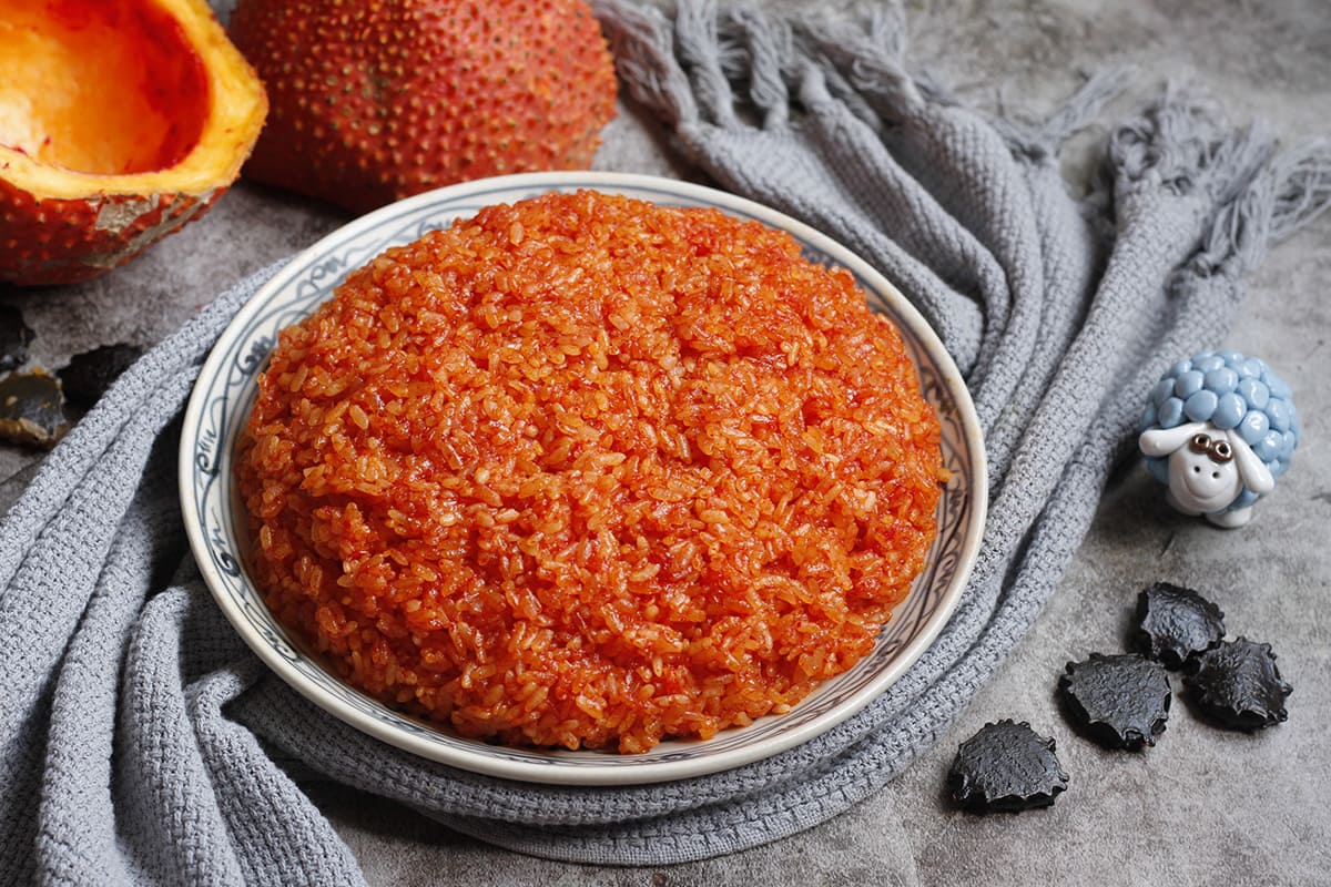 Món xôi gấc trong đám cưới 