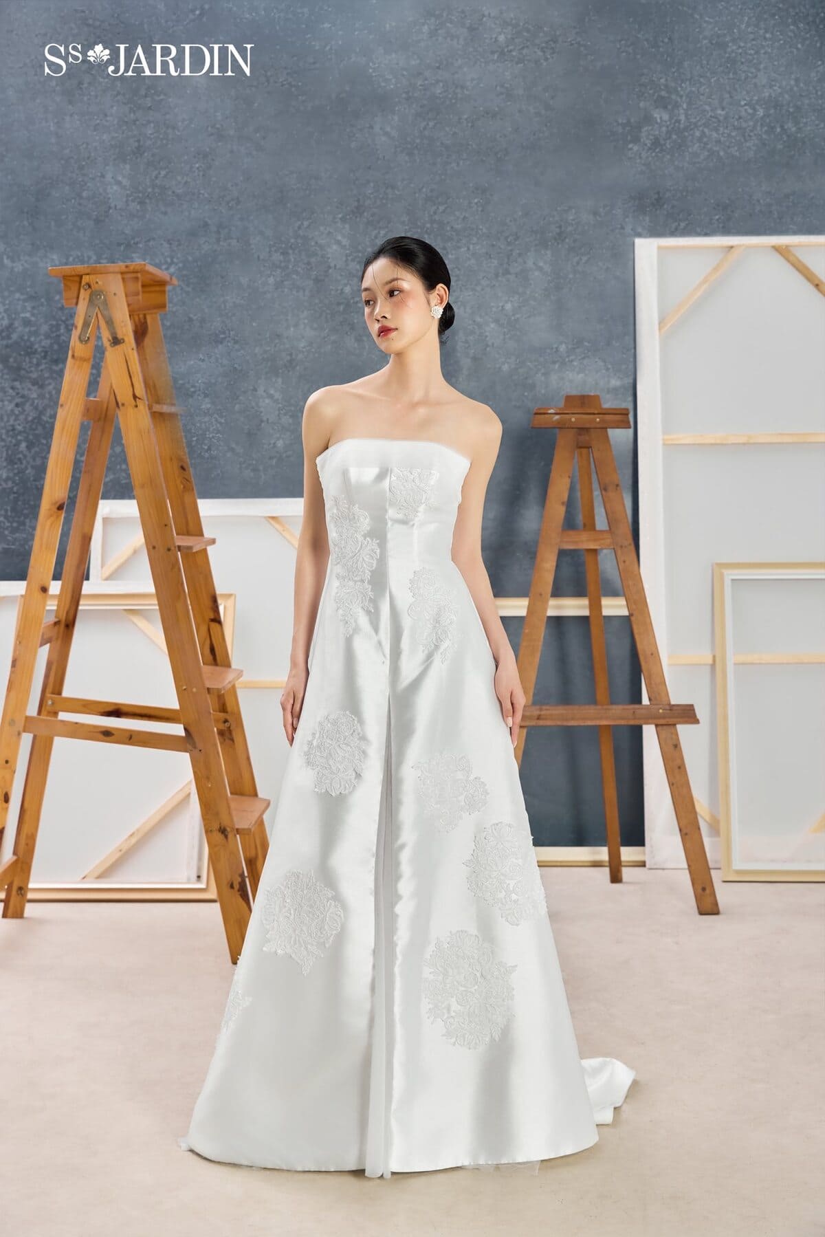 Váy cưới chữ A cúp ngực