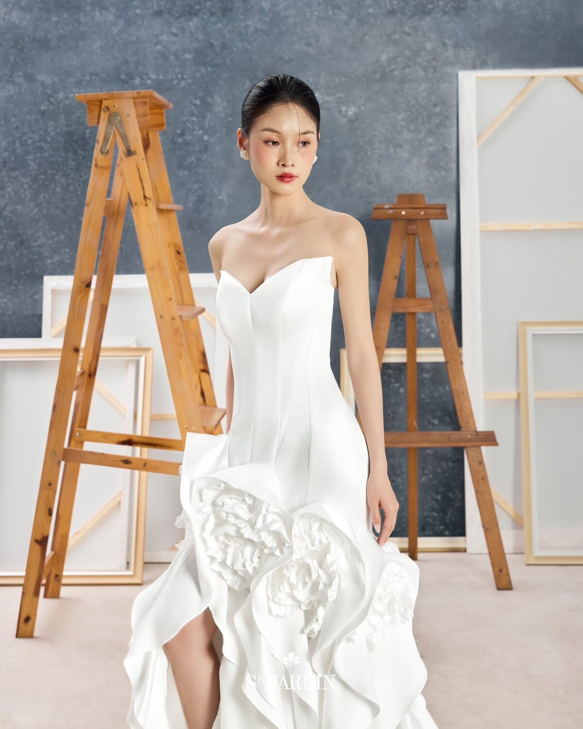 Lý do tại sao váy cưới satin đơn giản được yêu thích