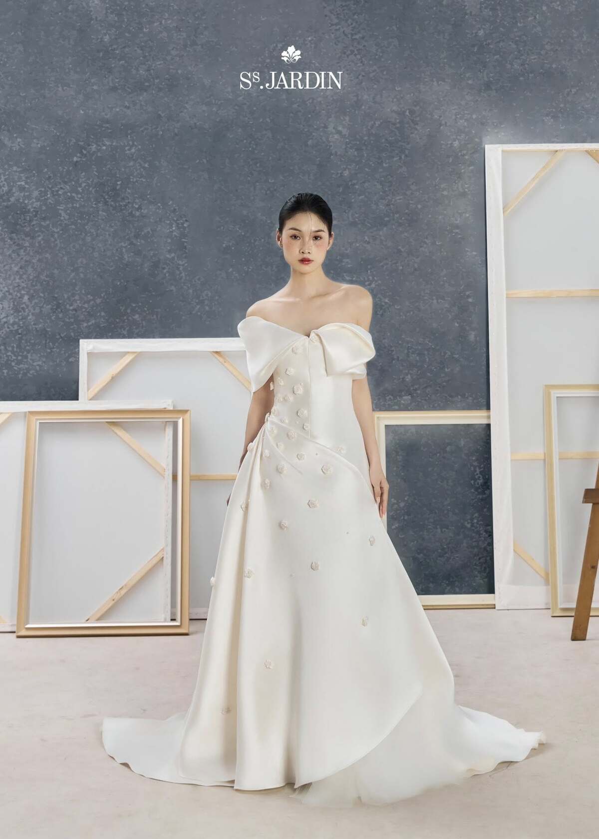 Những kiểu dáng váy cưới lý tưởng cho thai phụ 6 tháng