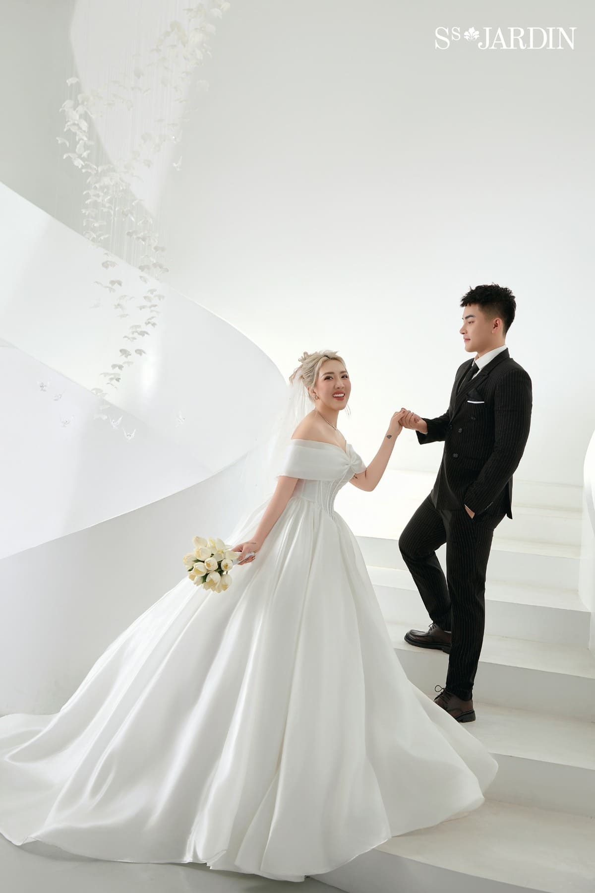 Làm sao để chụp ảnh cưới tháng 7 âm an tâm?