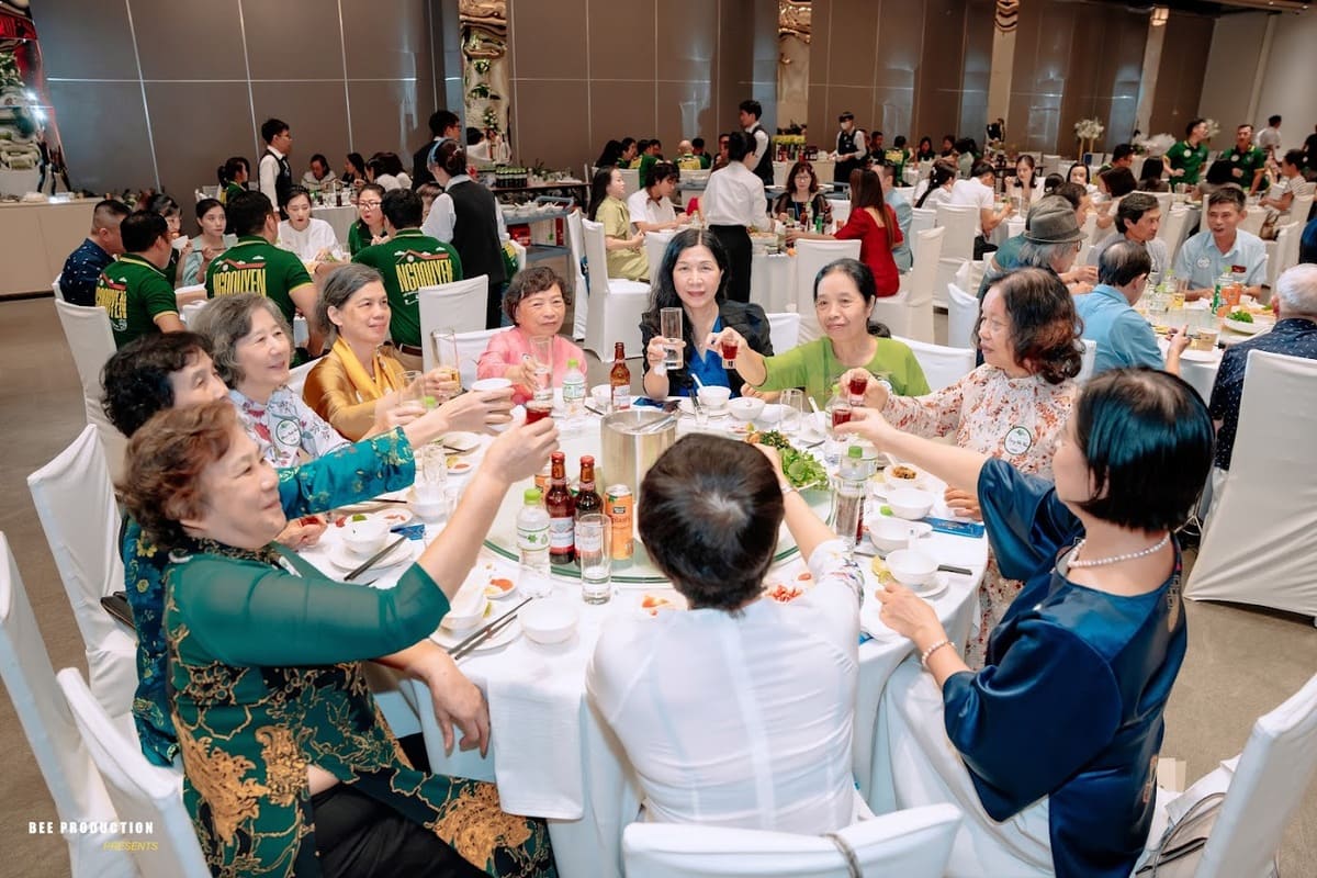 Quy trình phục vụ đồ ăn trong tiệc hội nghị