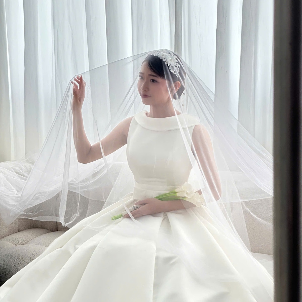 Váy cưới đơn giản kín đáo – Vẻ đẹp thanh tao cho ngày cưới