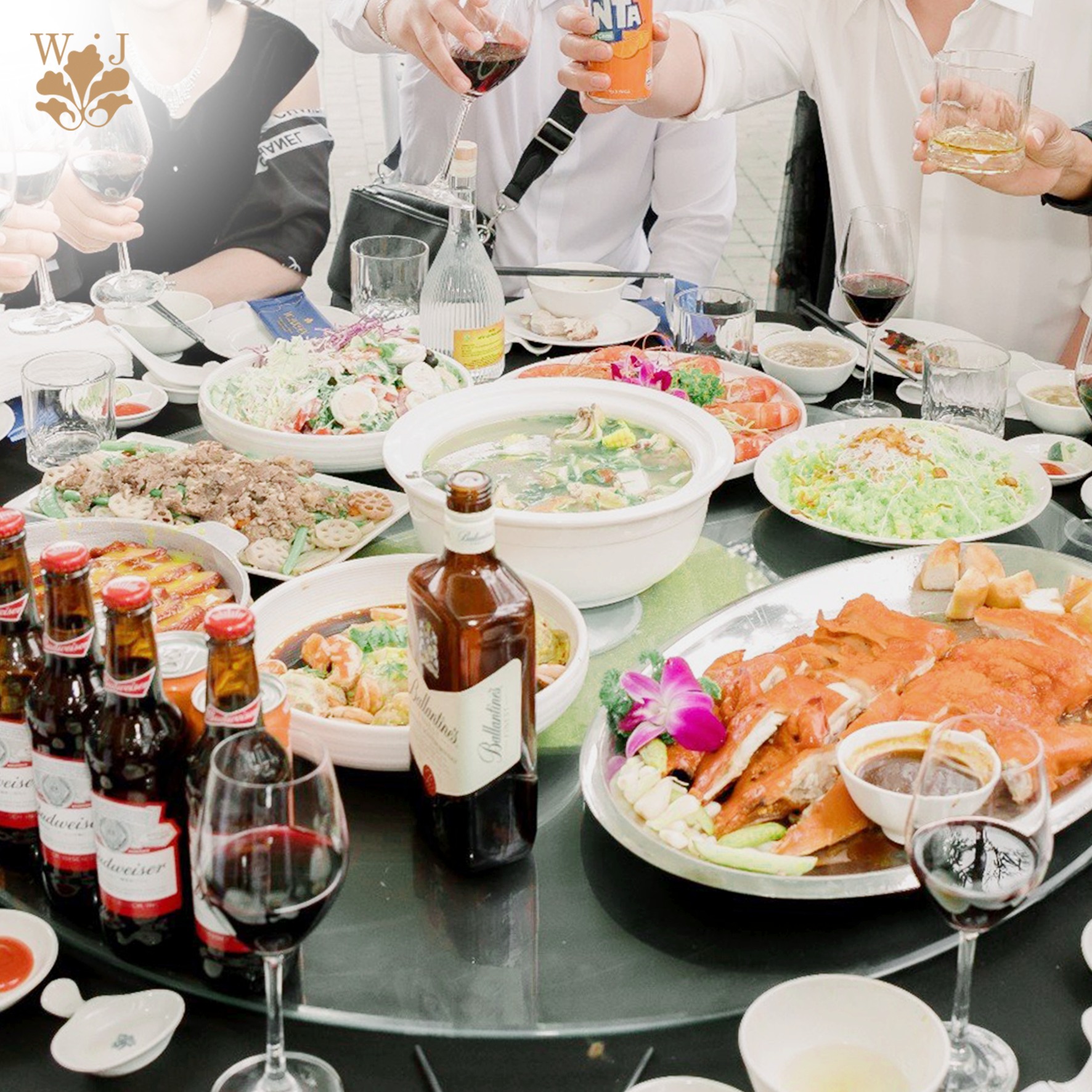 ý tưởng tổ chức year end party ngoài trời