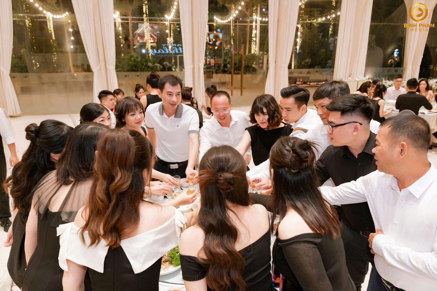 các bước tổ chức tiệc tất niên công ty