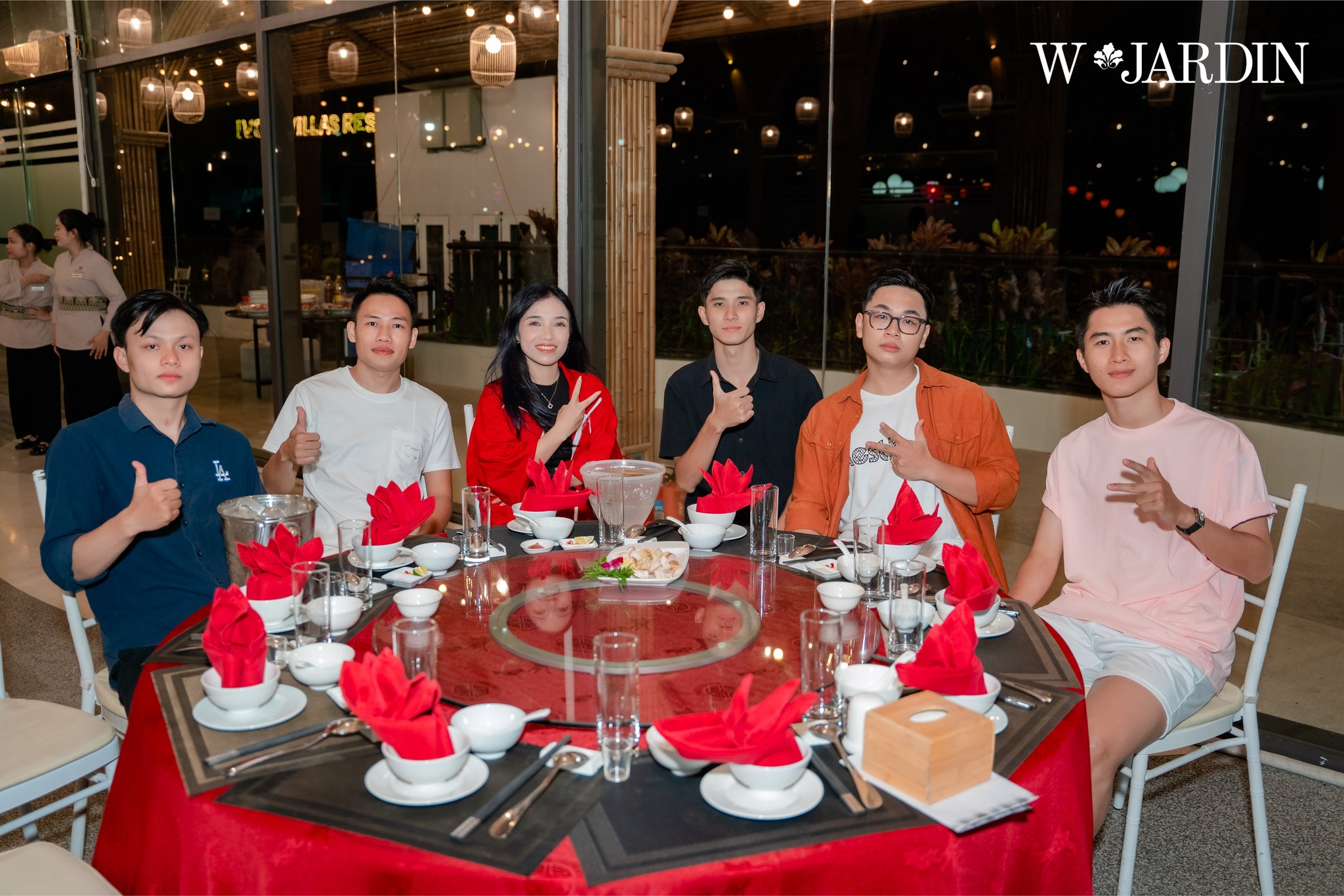 concept tổ chức year end party