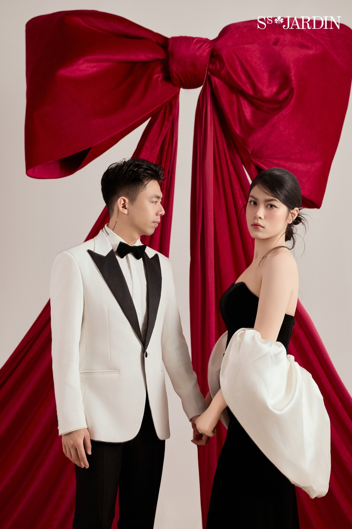 Các kiểu búi tóc cô dâu đẹp nhất hiện nay