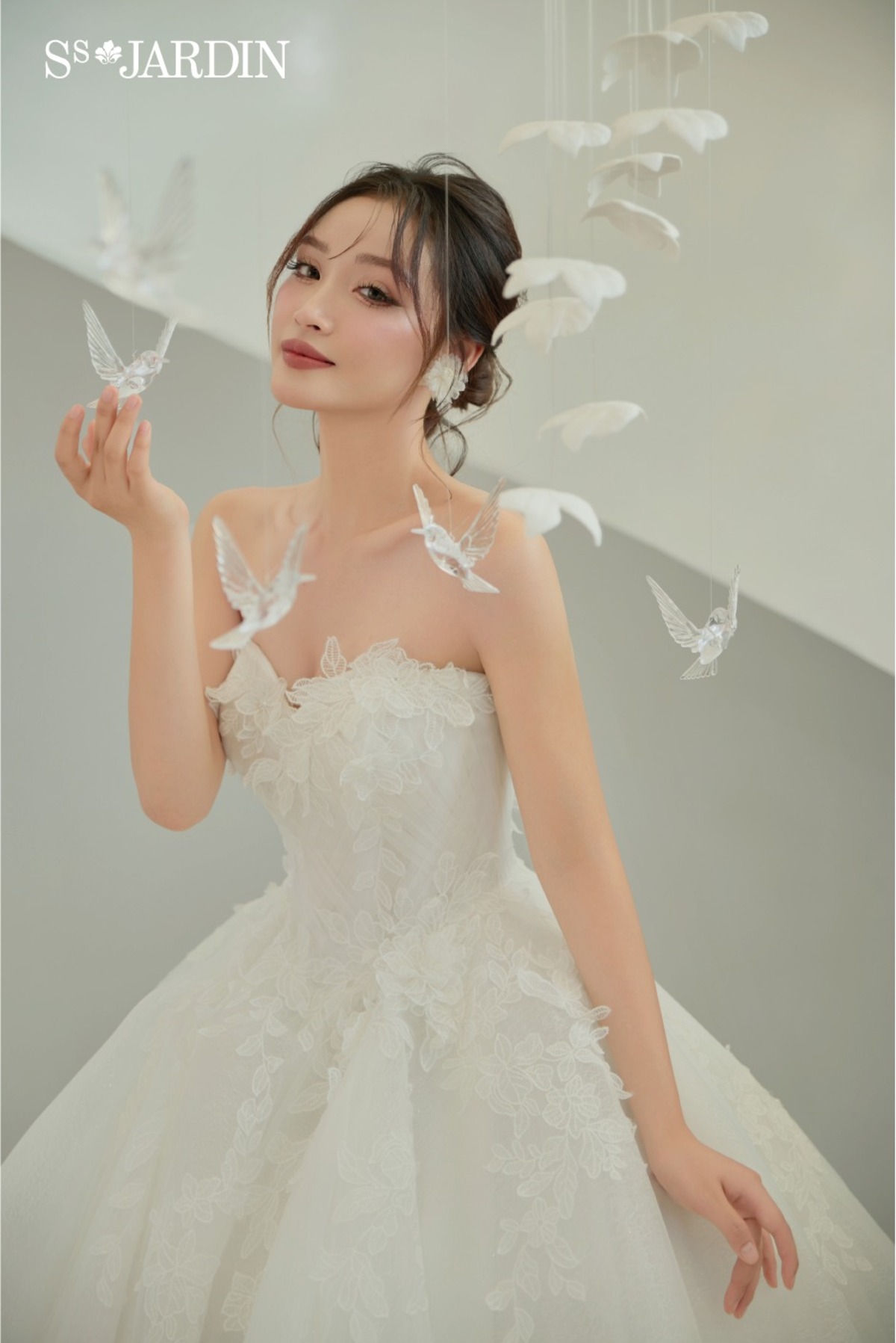 Bí quyết chọn búi tóc phù hợp với từng khuôn mặt
