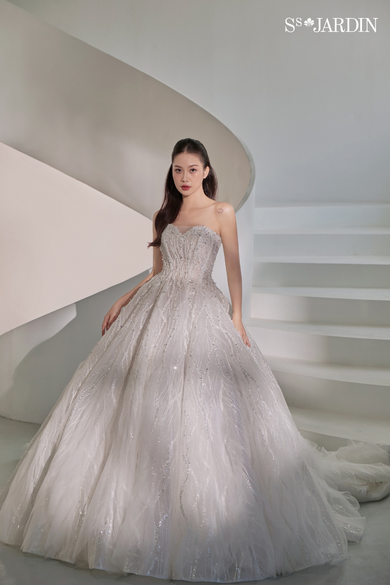 Kiểu tóc khuôn mặt trái xoan