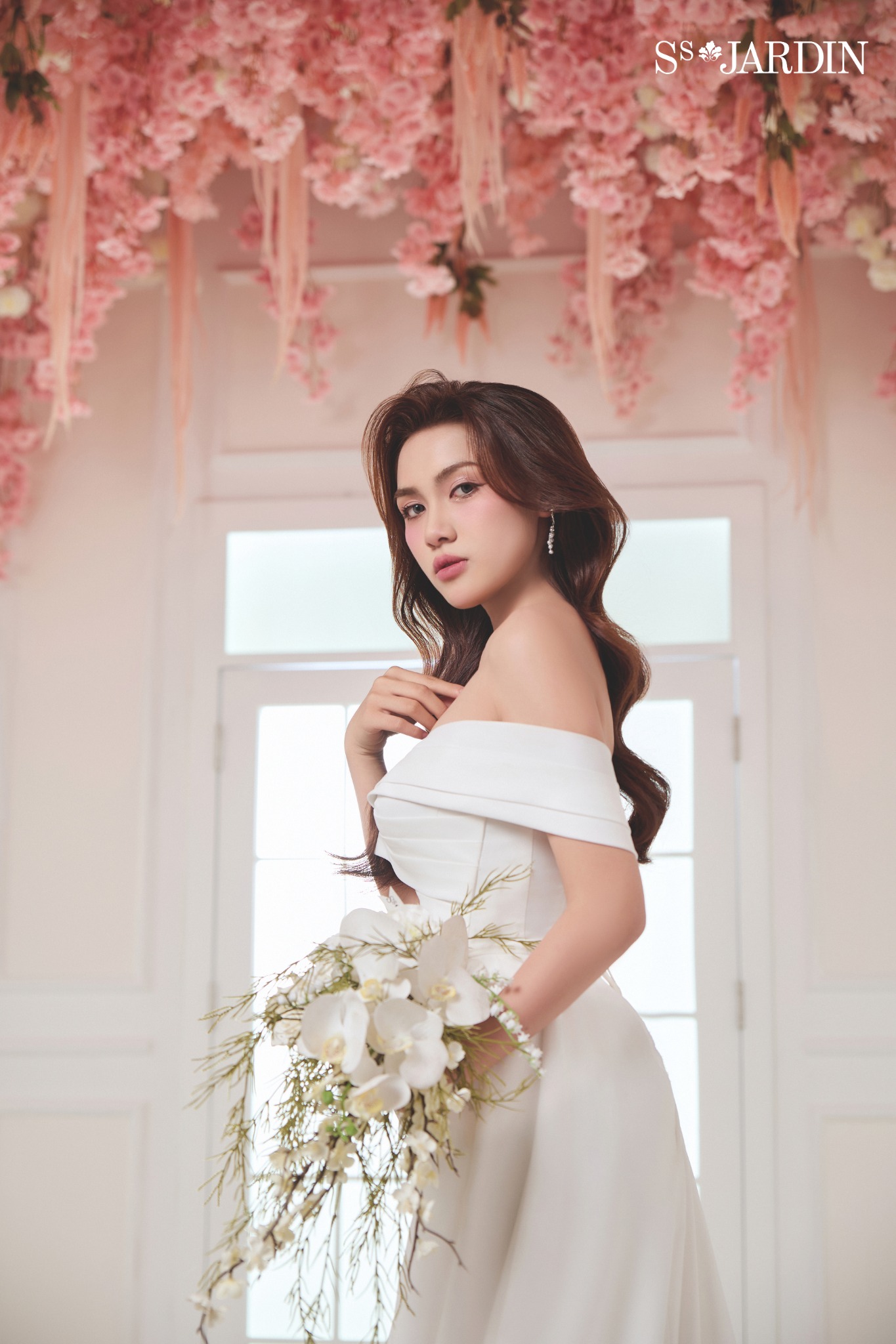 Kiểu tóc mặt vuông cá tính