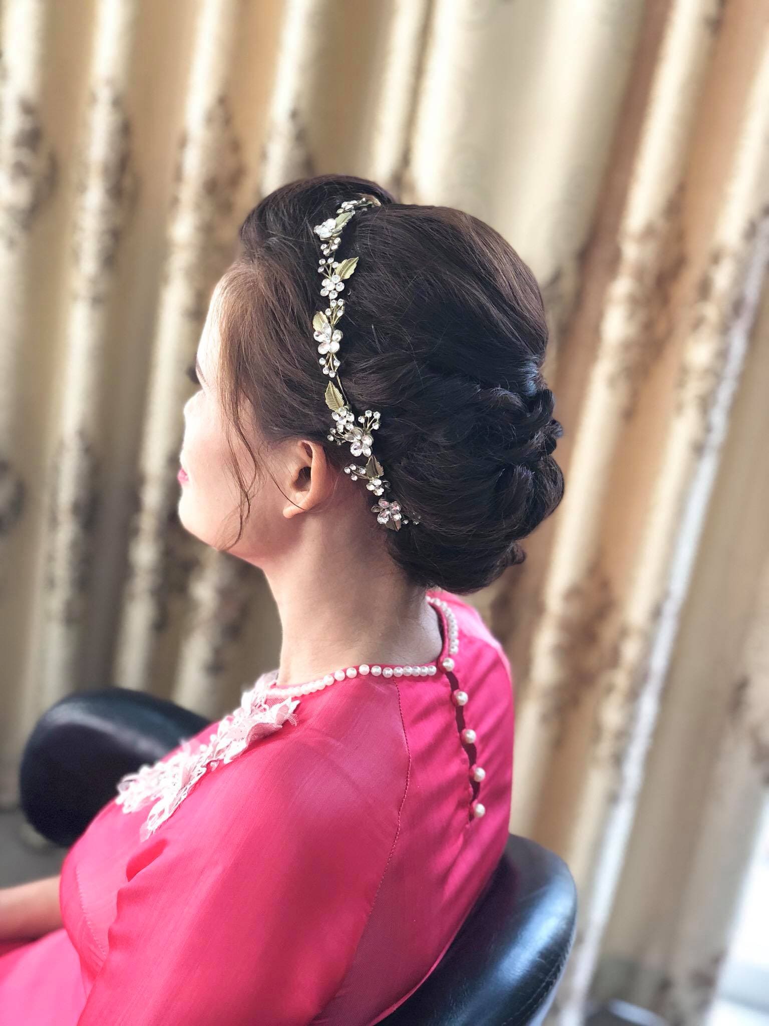 kiểu tóc cho mẹ chồng ngày cưới