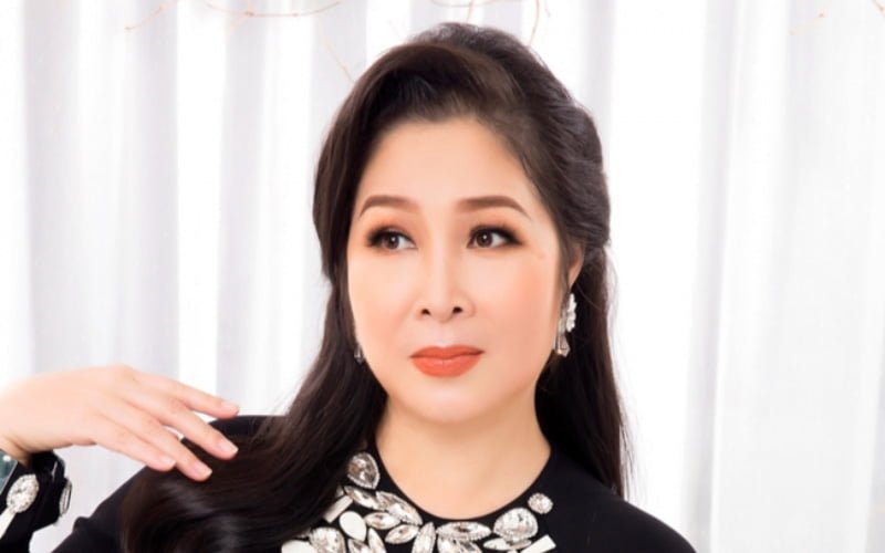 kiểu tóc cho mẹ chồng ngày cưới