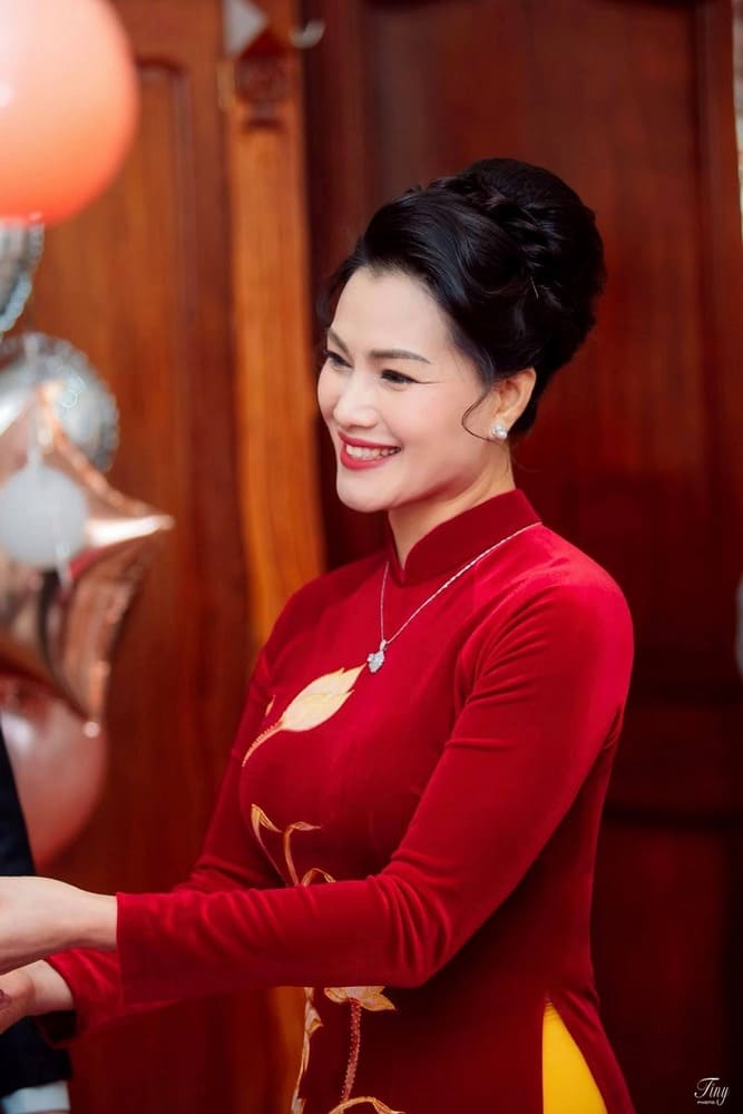 Lựa chọn kiểu tóc cho mẹ chồng ngày cưới theo độ tuổi
