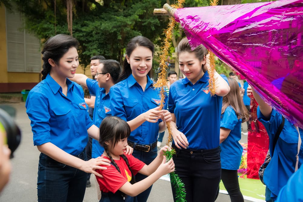 Tổ chức 20/10 cho giáo viên
