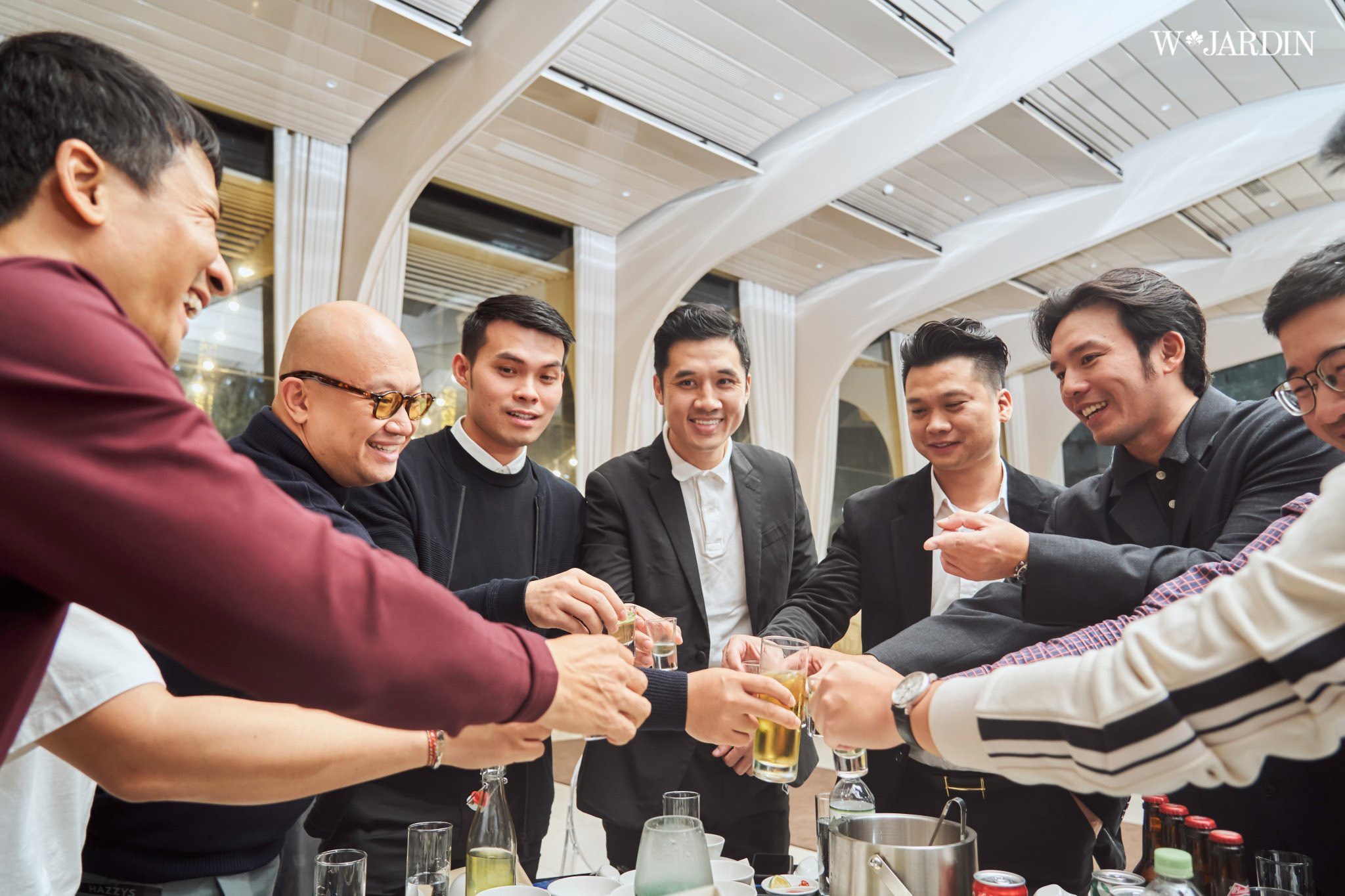 Lợi ích và cách chọn đơn vị tổ chức tiệc cuối năm trọn gói uy tín