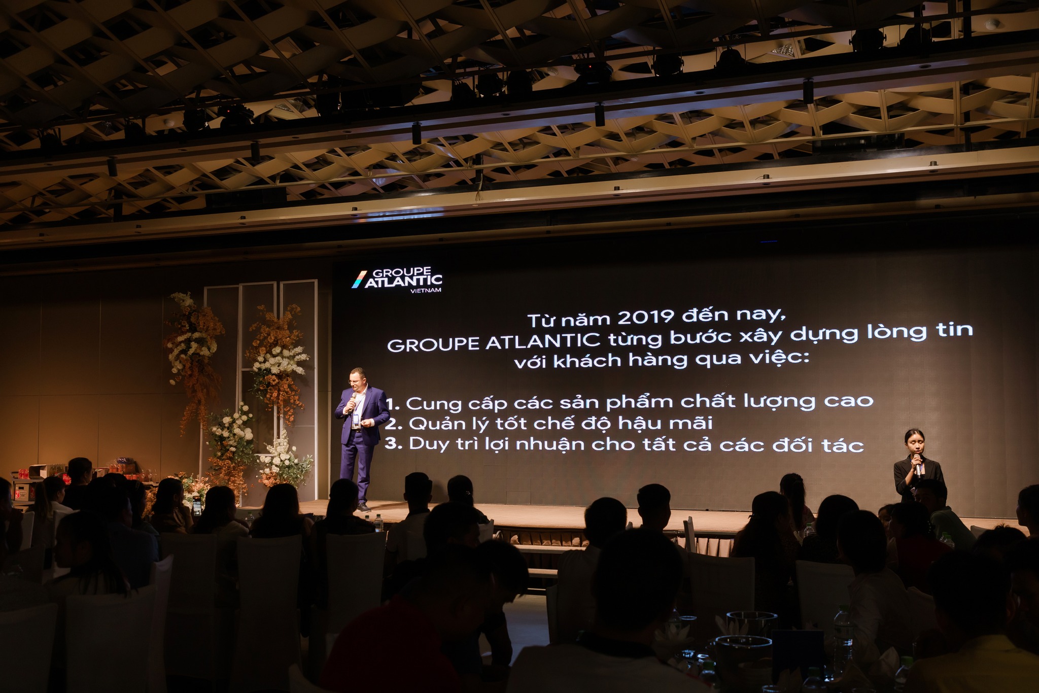 Cách xây dựng bài phát biểu khai tiệc Gala Dinner đúng chủ đề và giàu cảm xúc