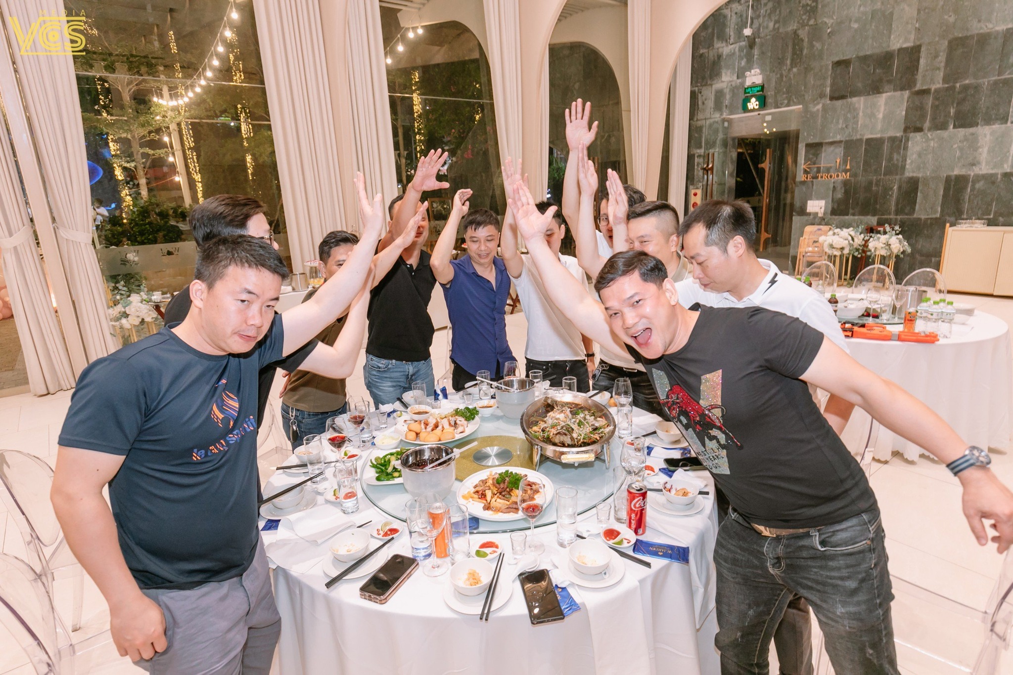 tổ chức gala cuối năm