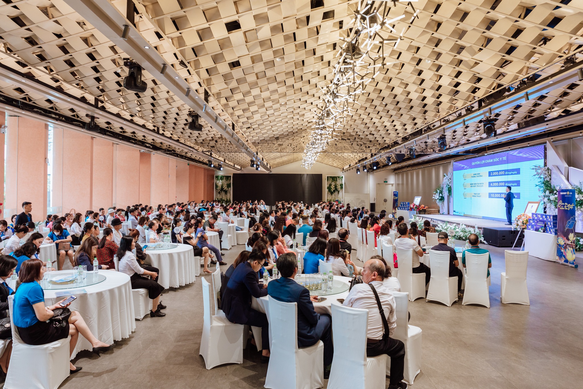 giá thuê hội trường