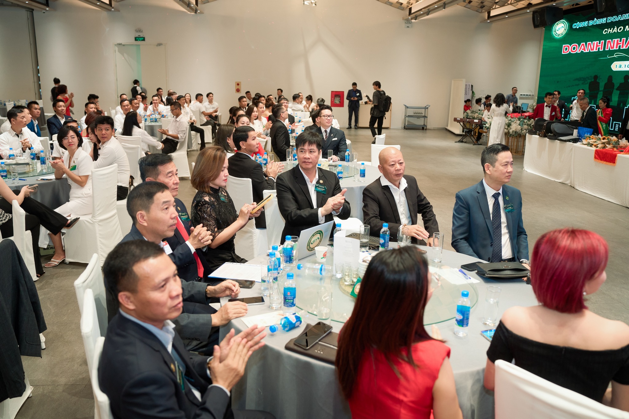 chi phí tổ chức hội nghị khách hàng