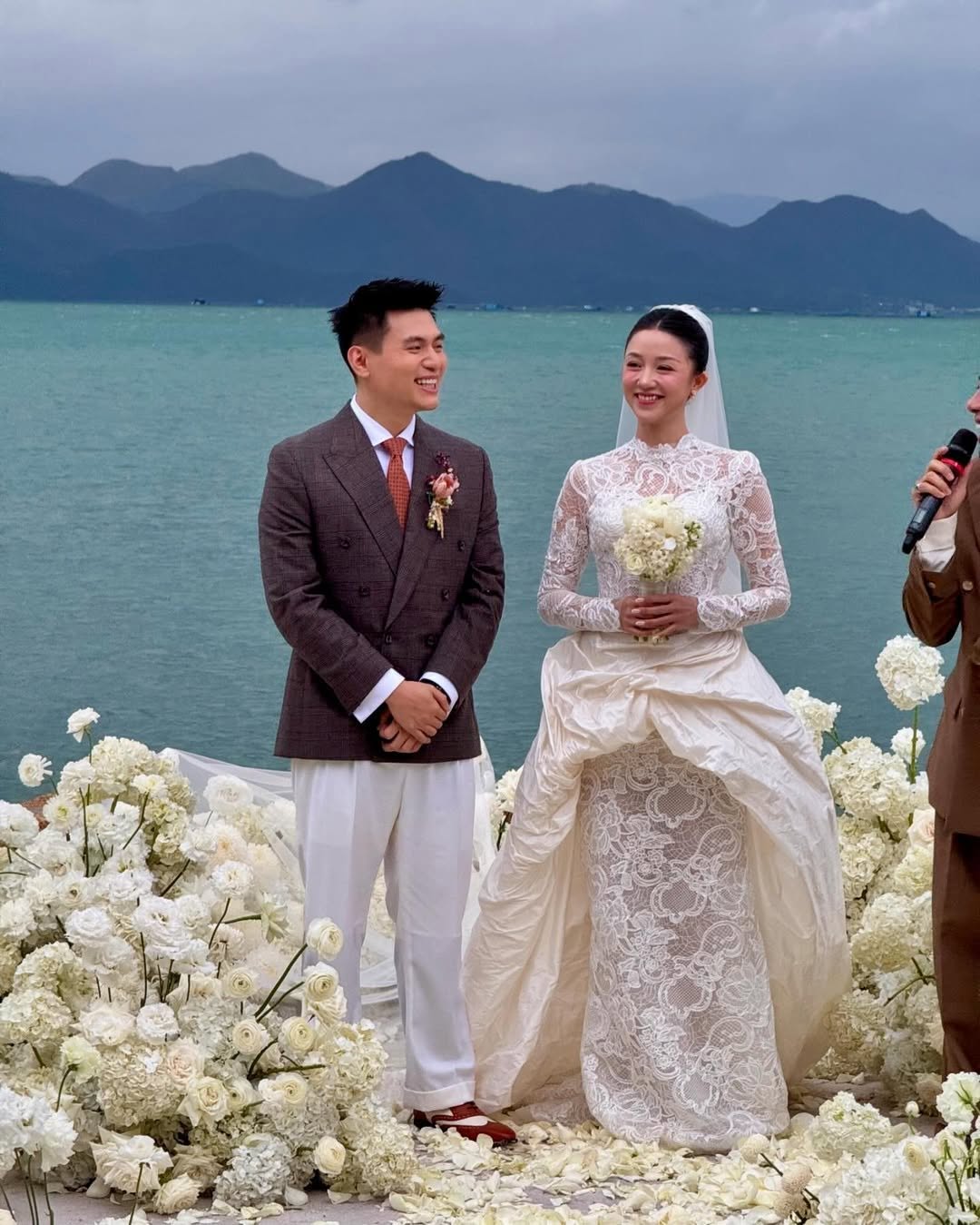 áo khoác ngoài váy cưới