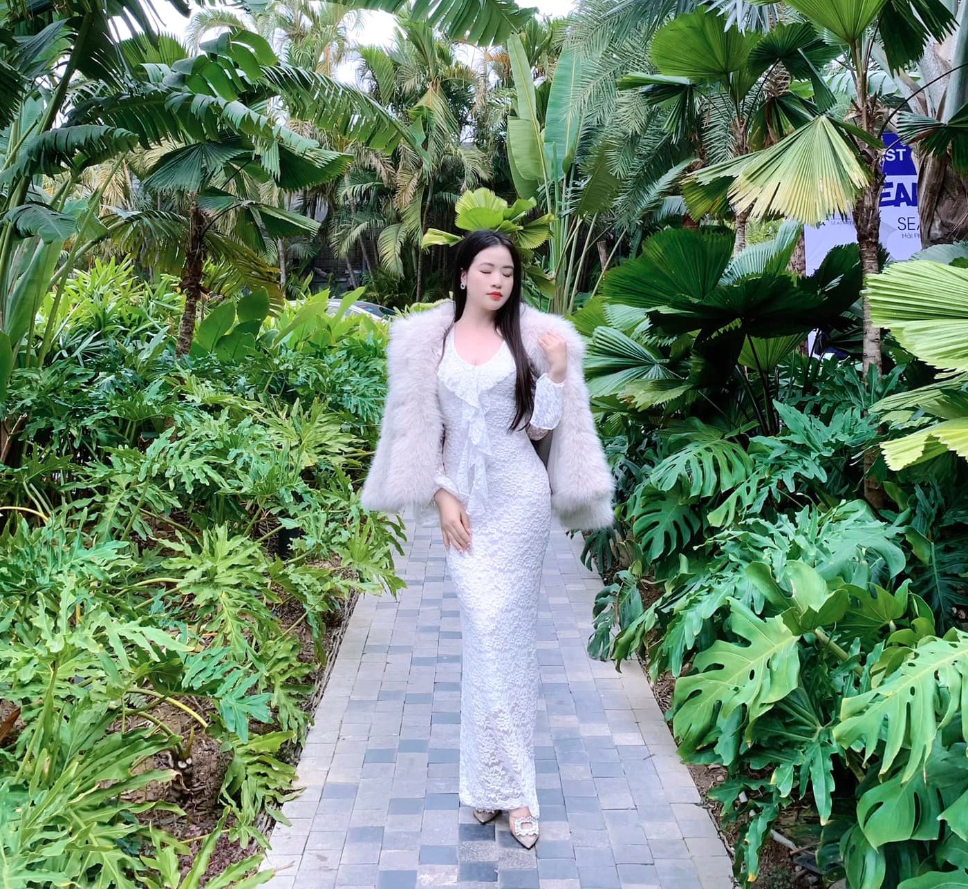 đầm dự tiệc cưới mùa hè