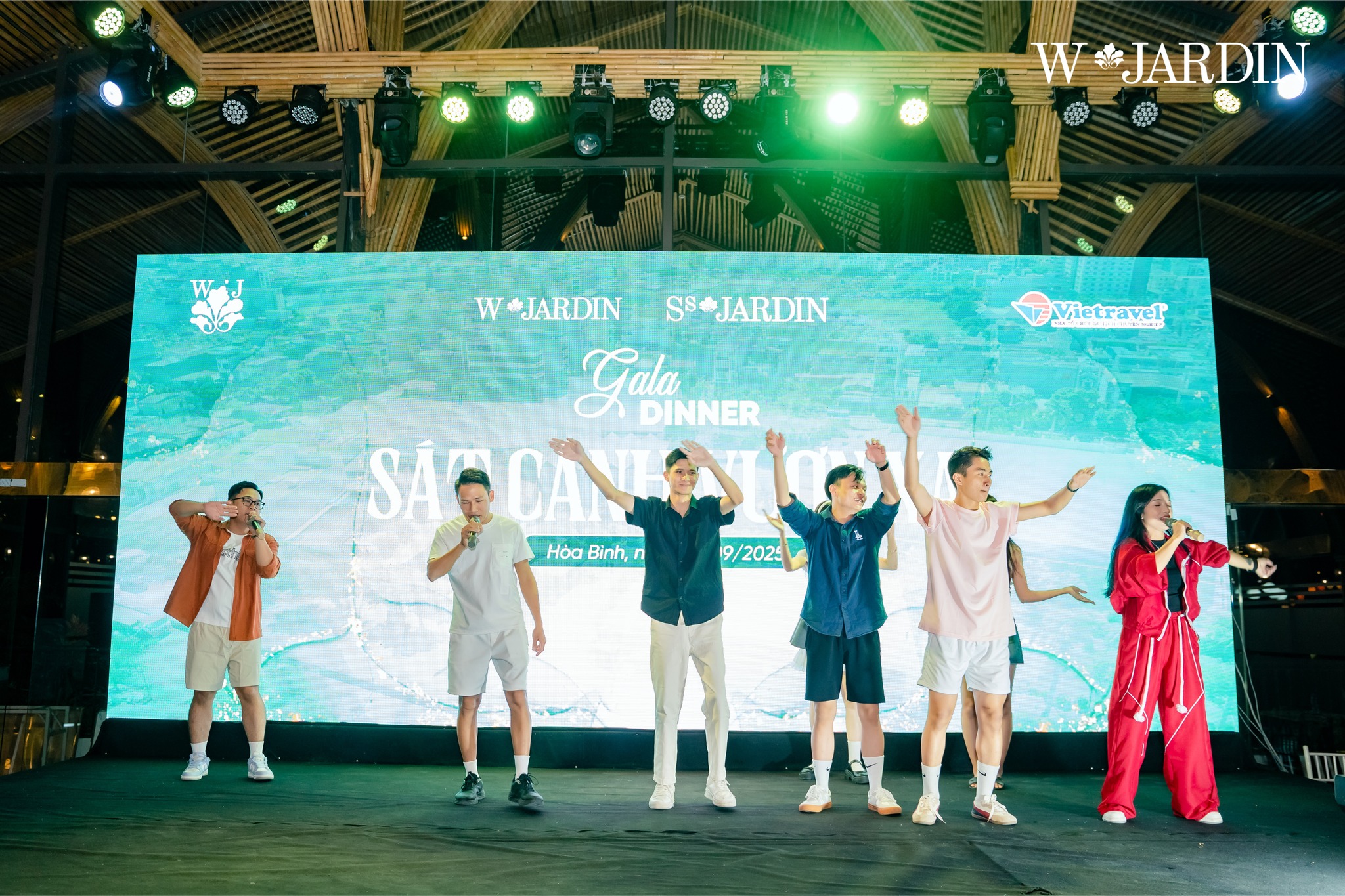 tổ chức gala dinner