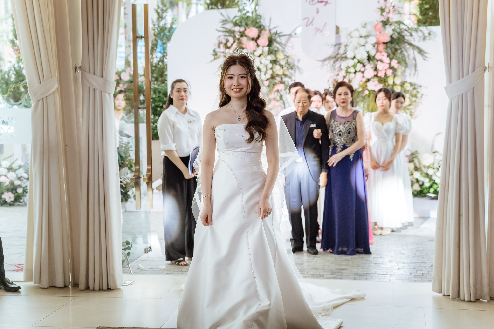 váy cưới cúp ngực đuôi cá