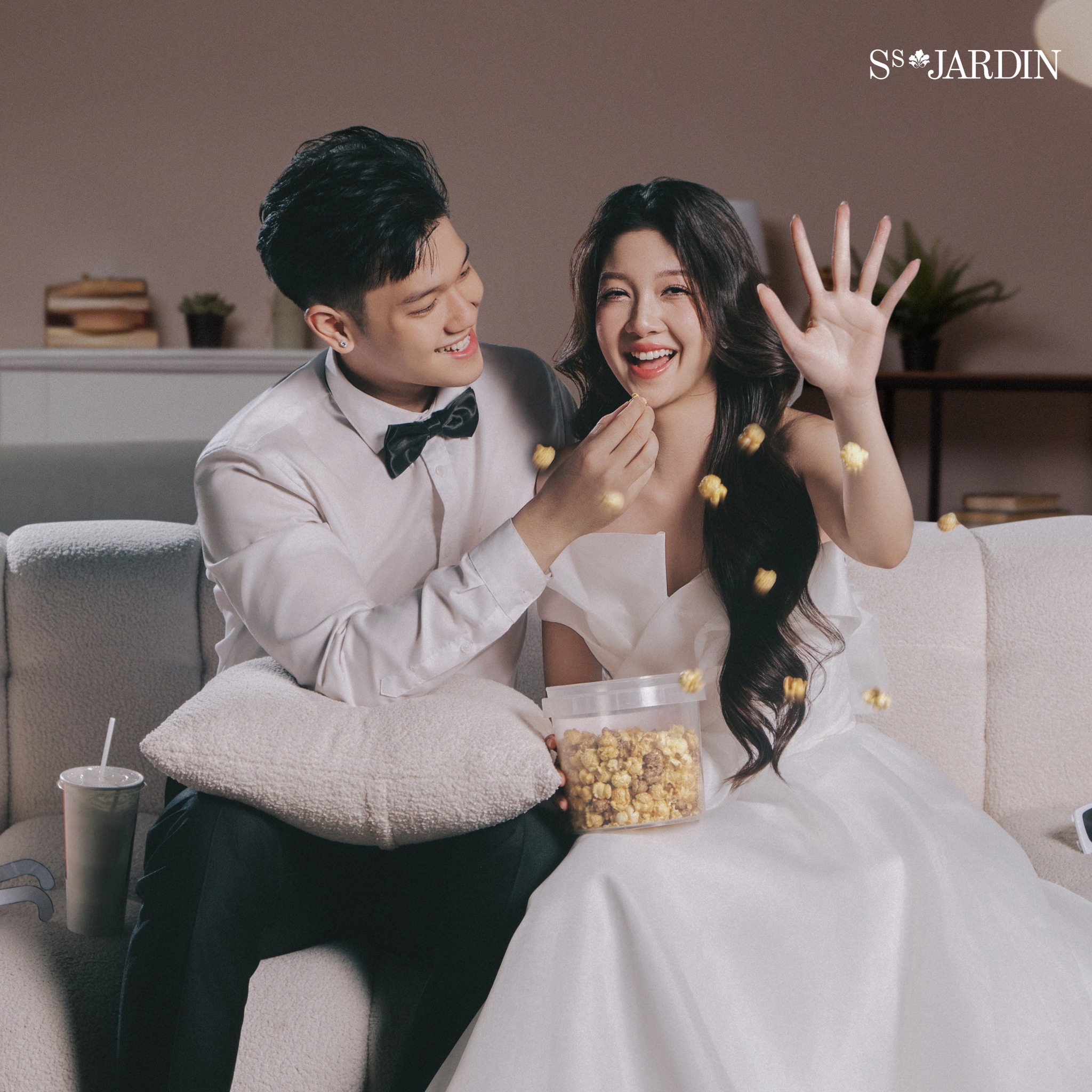 váy cưới đuôi cá cúp ngực