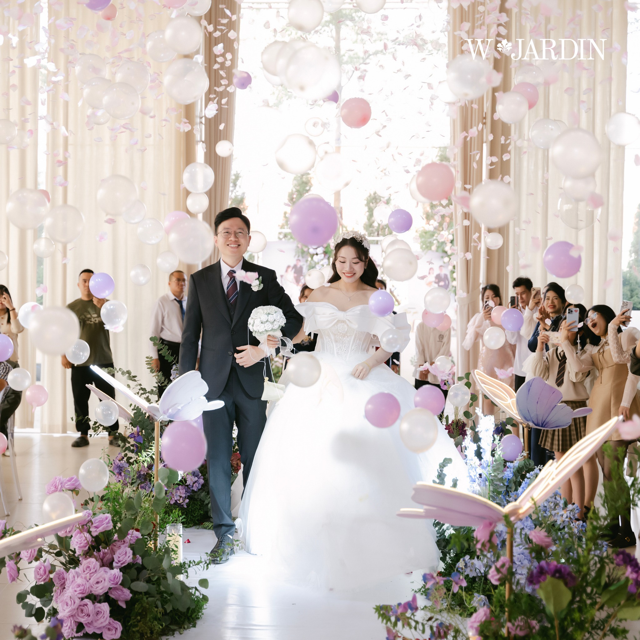 váy công chúa trễ vai cho cô dâu