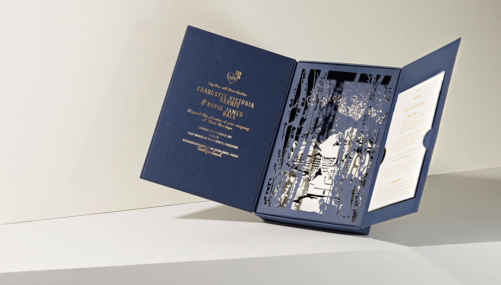 thiệp cưới gập 3 đẹp