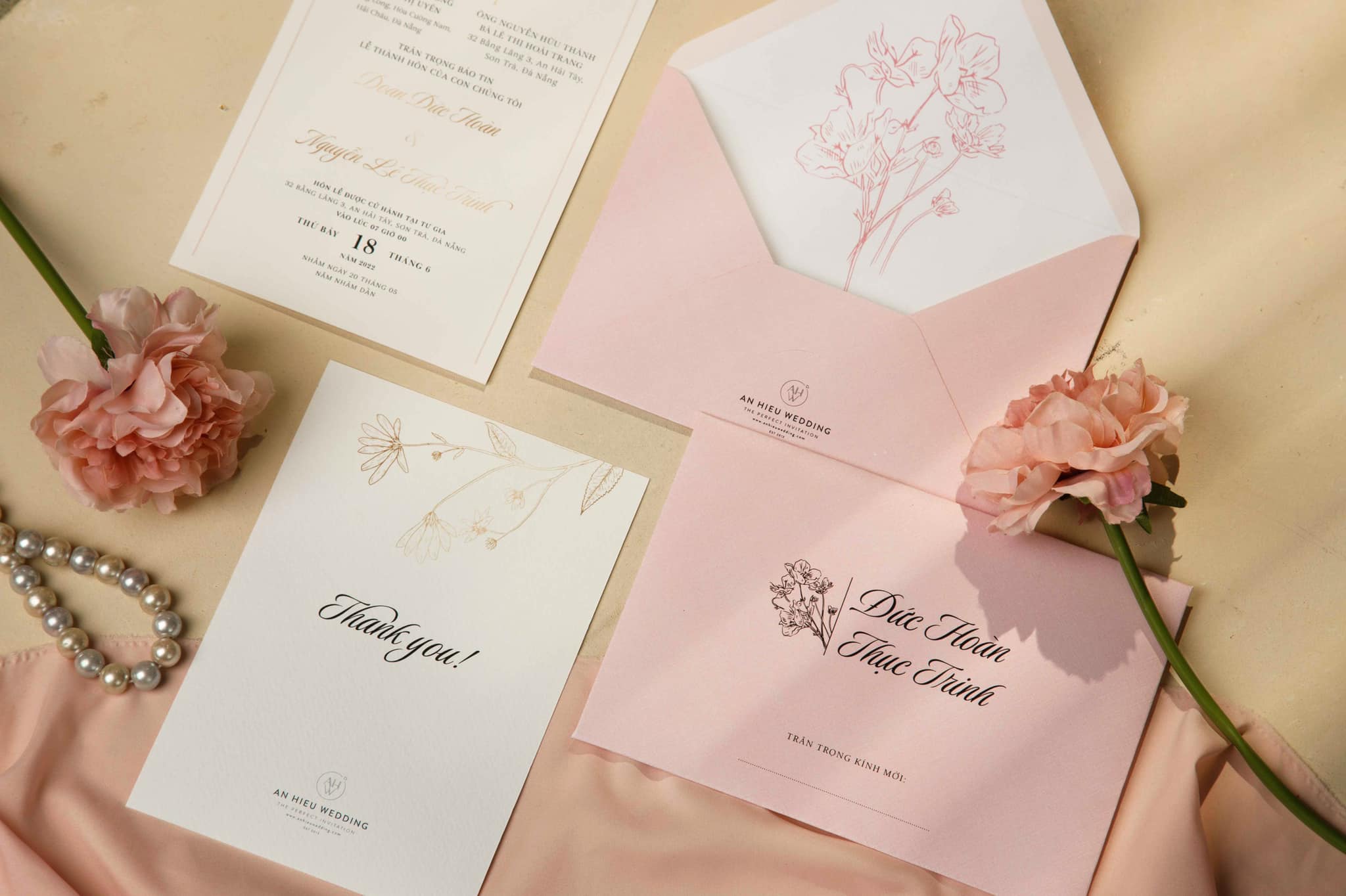 thiệp mời cưới màu hồng pastel