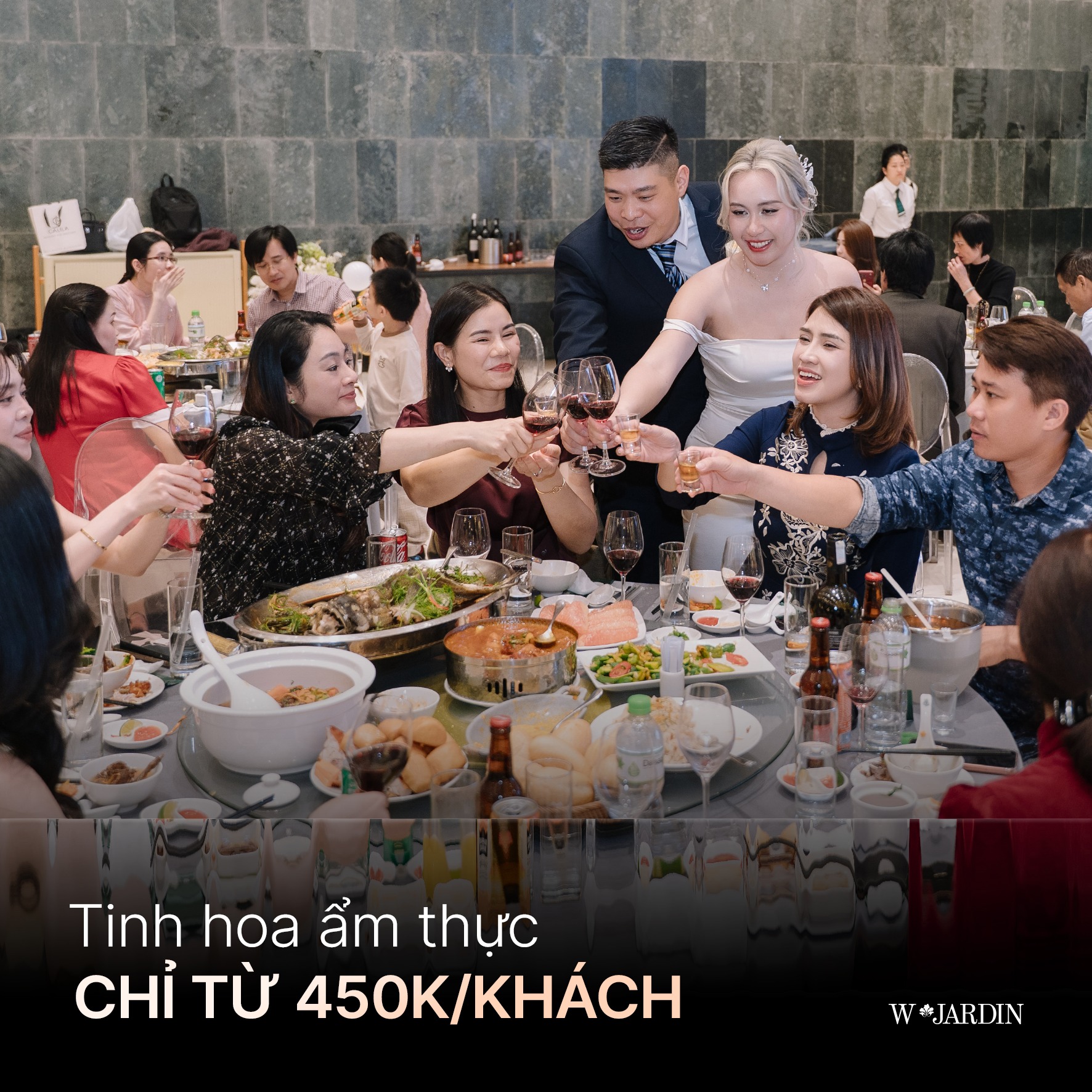 Thực đơn phong phú với mức giá chỉ từ 450.000 đồng/khách.