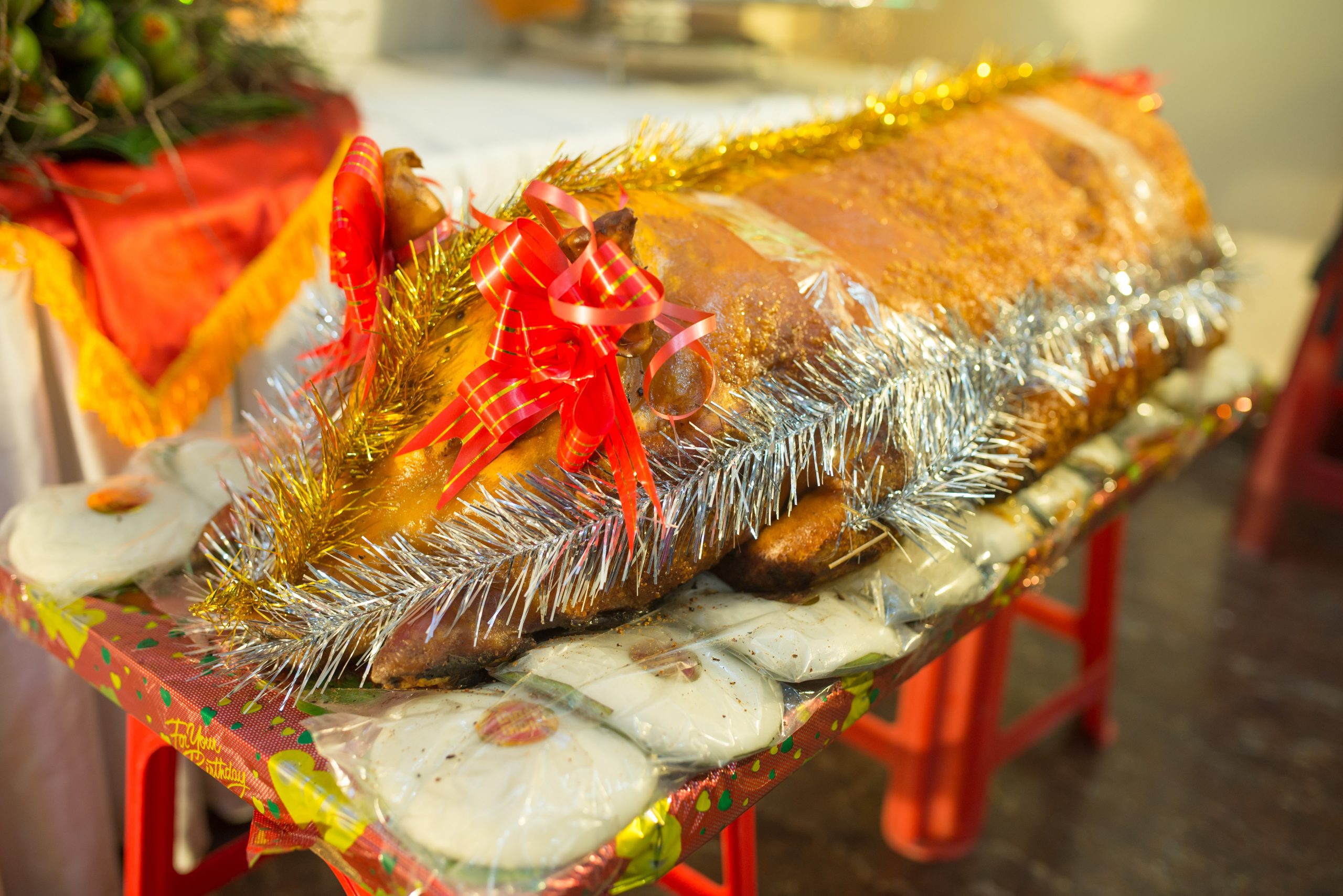 Giải mã ý nghĩa mâm heo quay ăn hỏi và bí quyết chọn lợn cưới