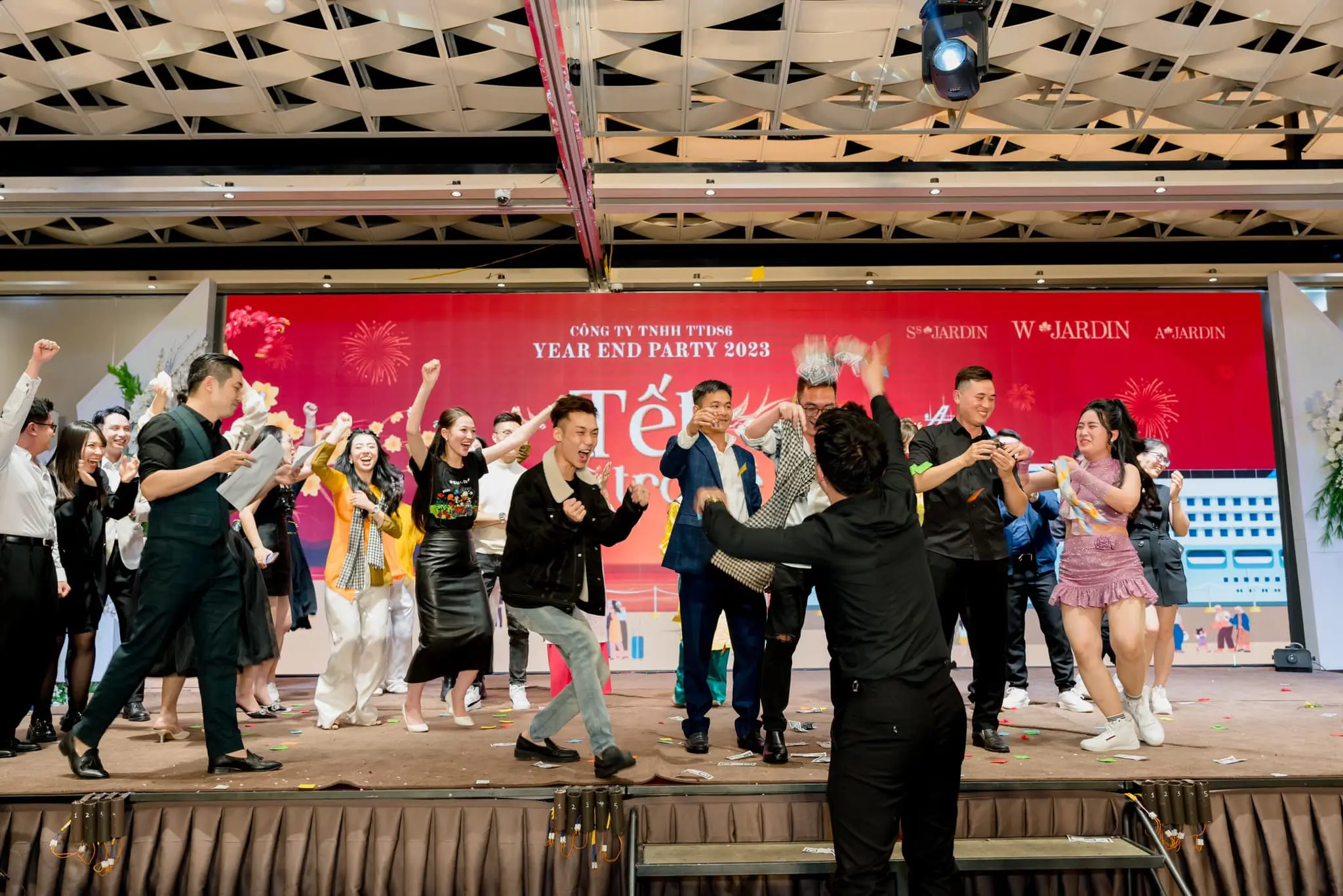 Địa Điểm Tổ Chức Gala Dinner Tại Hải Phòng Chuyên Nghiệp