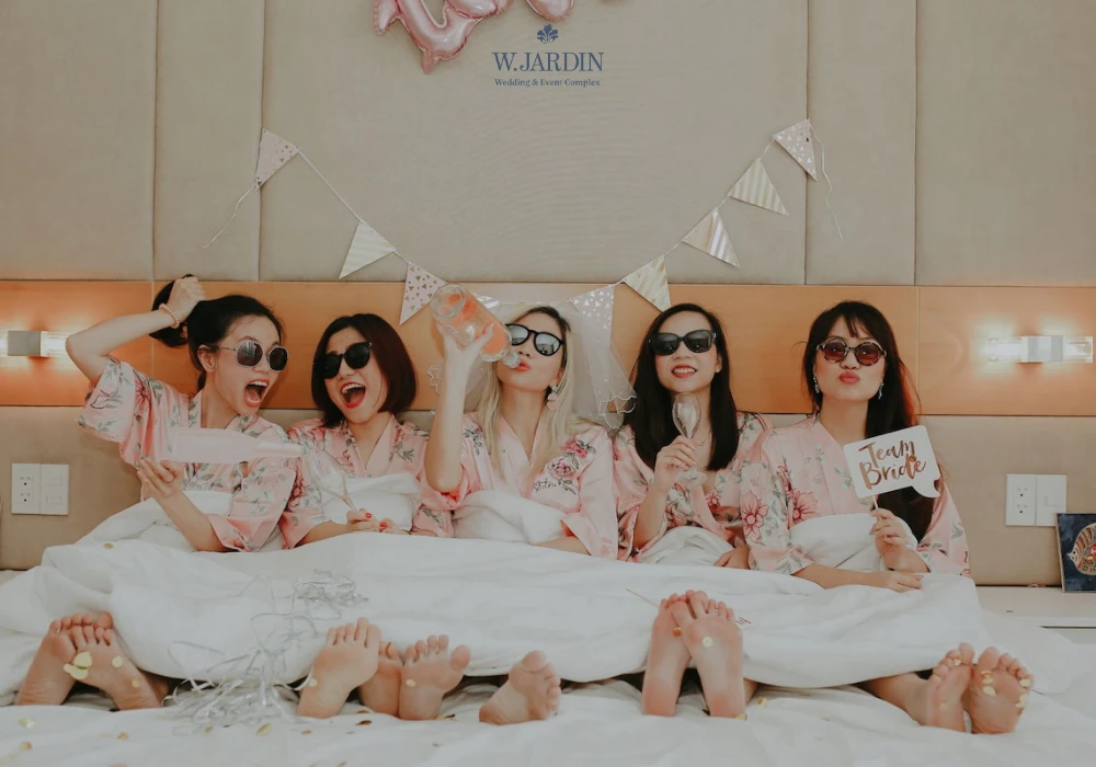 tiệc độc thân trước khi cưới